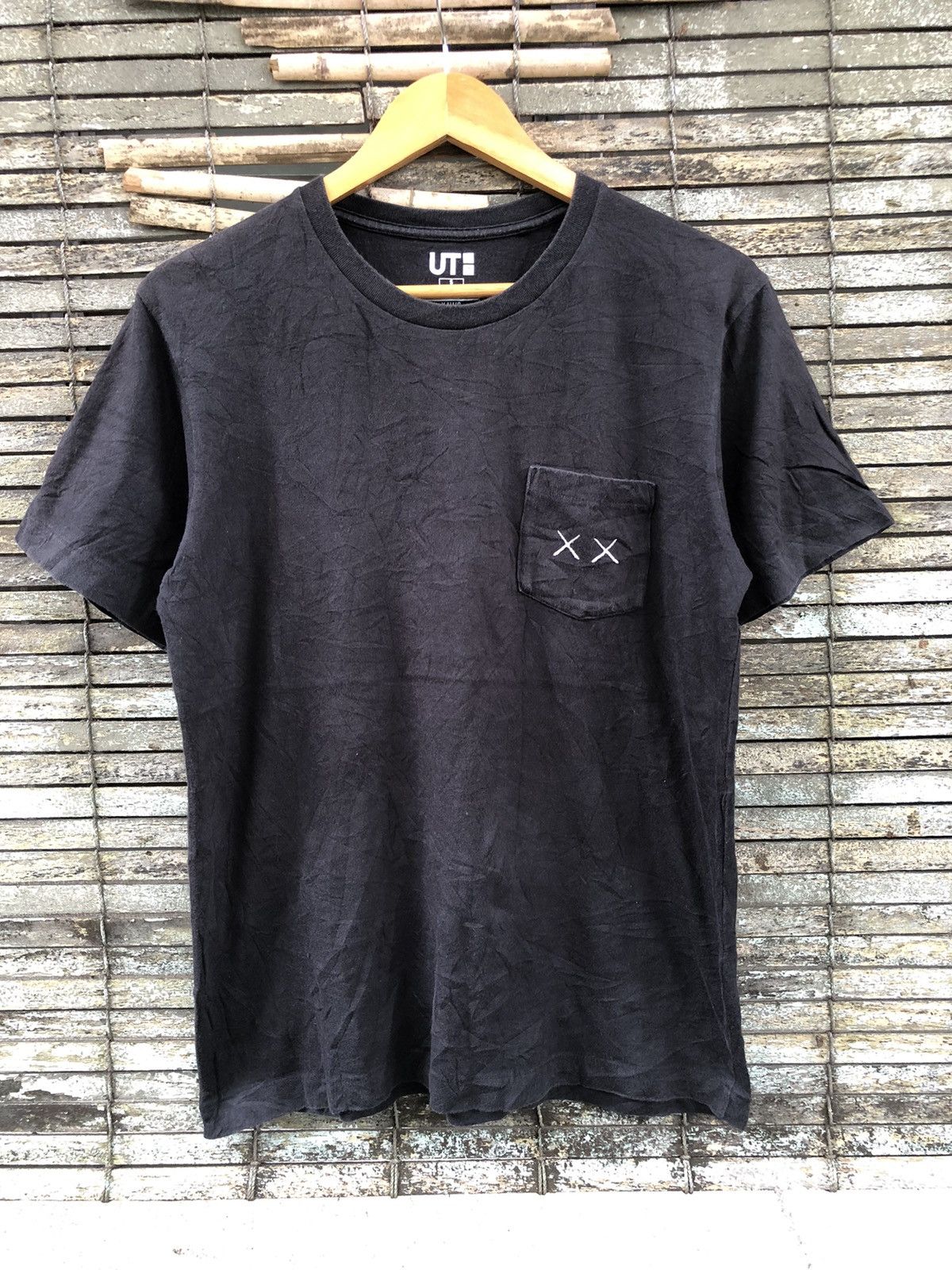 Japanese Brand × Vintage Vintage UT x Kaws Sesama Street Japanese Brands Tshirt Size US M / EU 48-50 / 2 - 5 Thumbnail