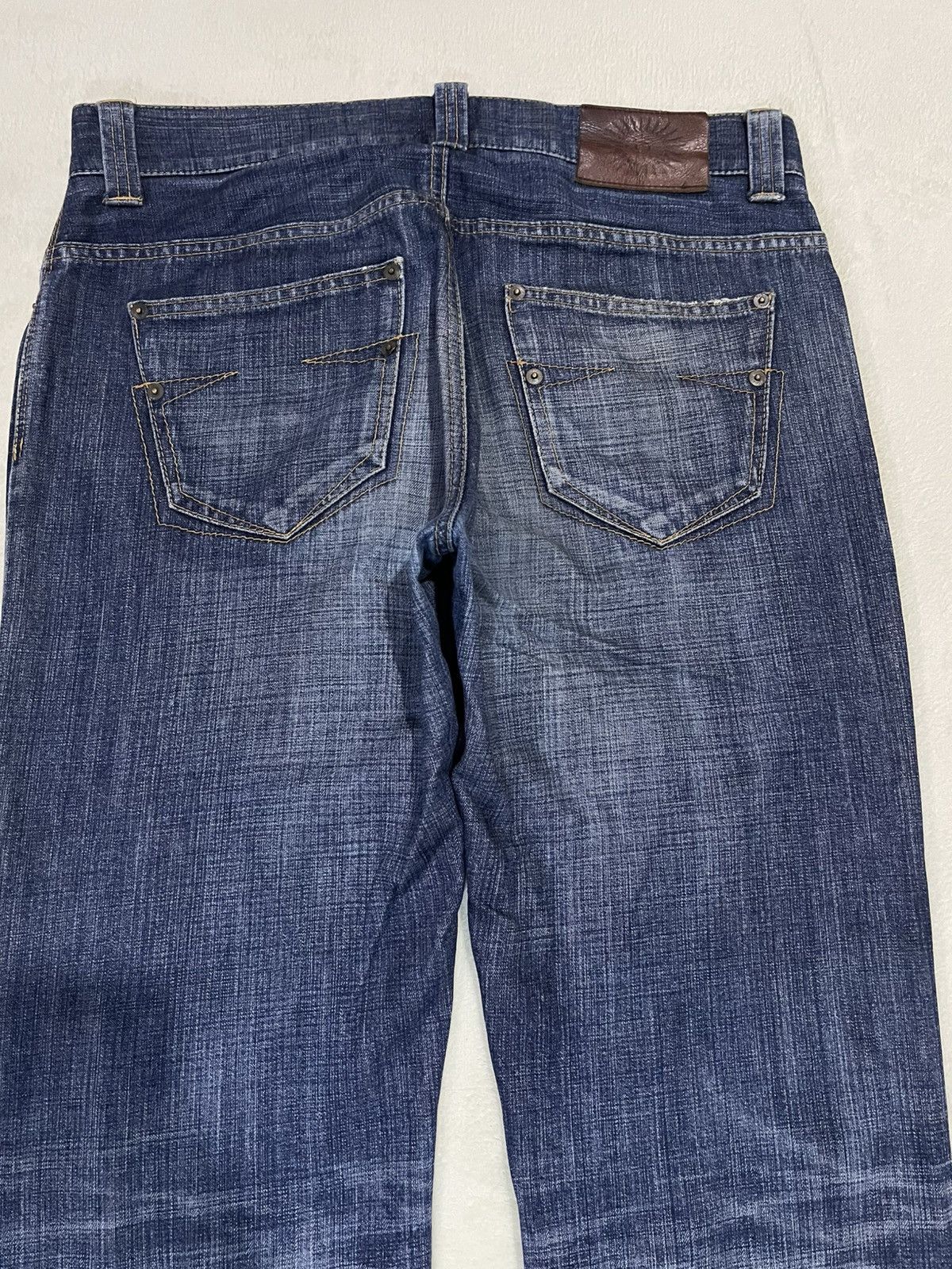 Japanese Brand Vintage Epoca Uomo Boot Cut Distress Mudwash Denim Jeans Size US 34 / EU 50 - 12 Thumbnail