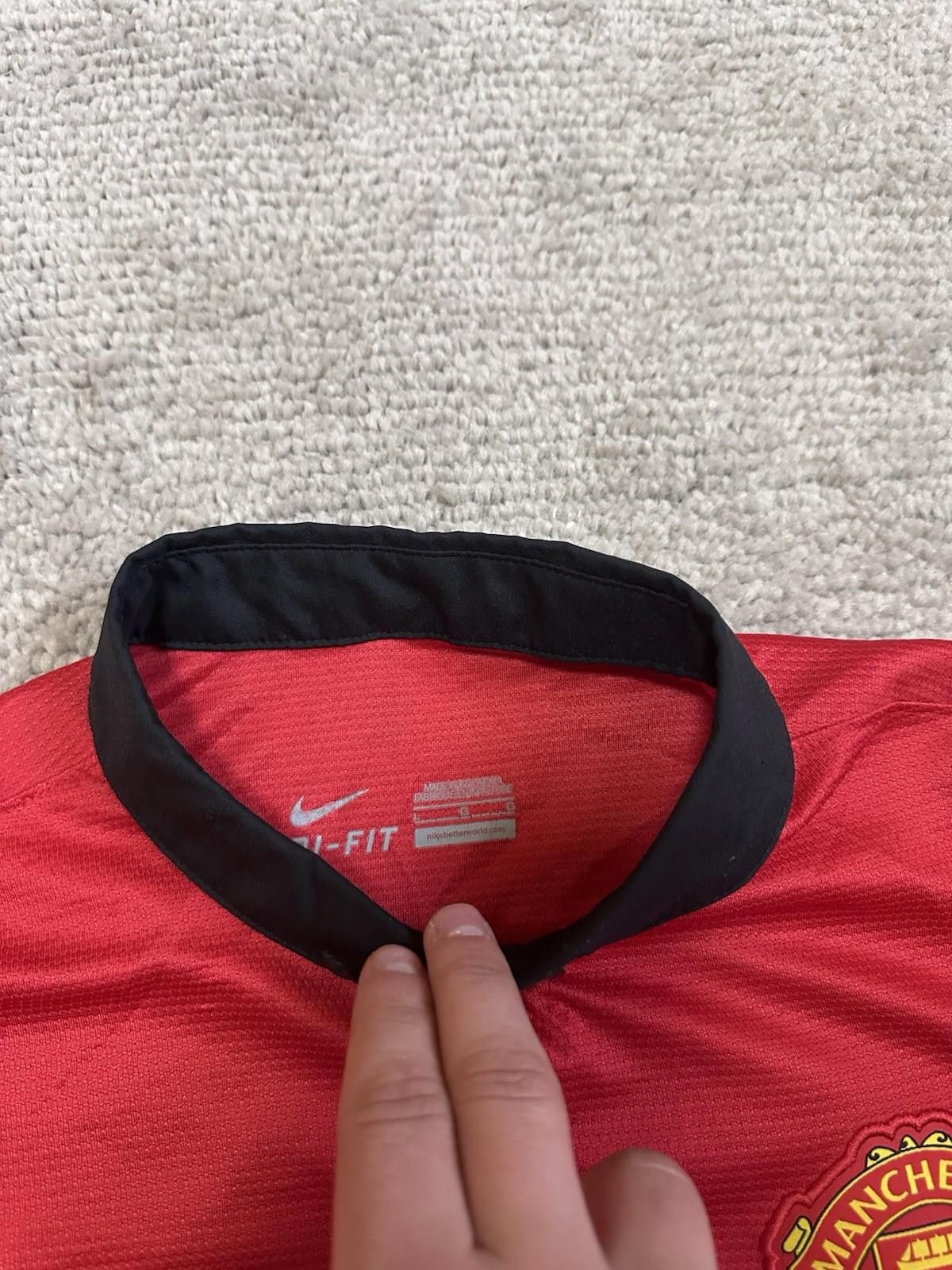 Nike Manchester United 2013/14 Home football shirt Soccer jersey Size US M / EU 48-50 / 2 - 4 Thumbnail