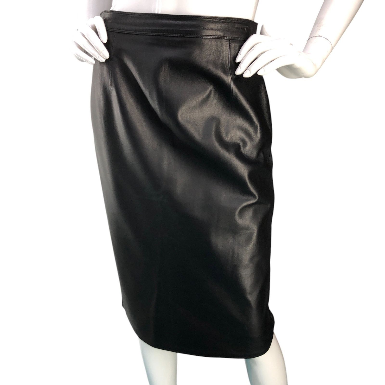 Fendi Fendissime Fendi Size 44 Skirt Leather Midi Pencil Vintage Size 28" / US 6 / IT 42 - 1 Thumbnail