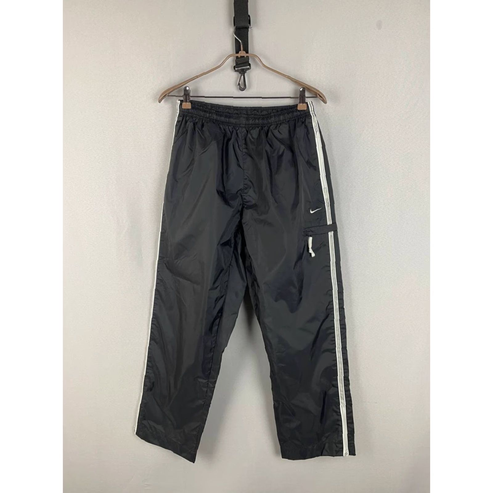 Nike Nike Mens Track Pants L Black Polyester Elastic Waist Running Trousers Pants Size US 33 - 2 Thumbnail