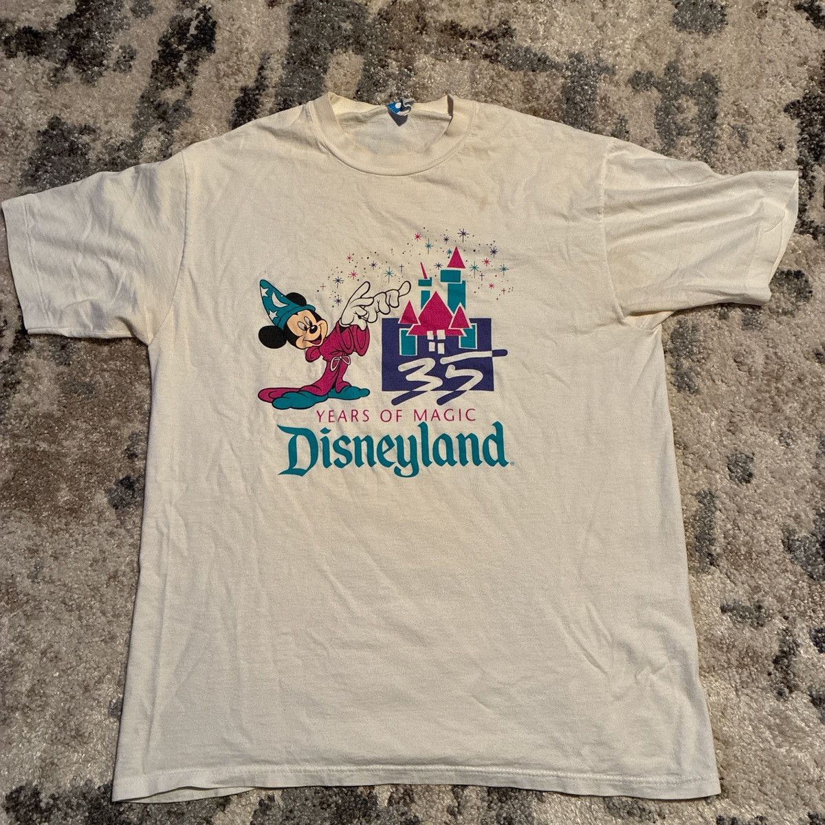 Disney Disneyland Size US L / EU 52-54 / 3 - 1 Thumbnail