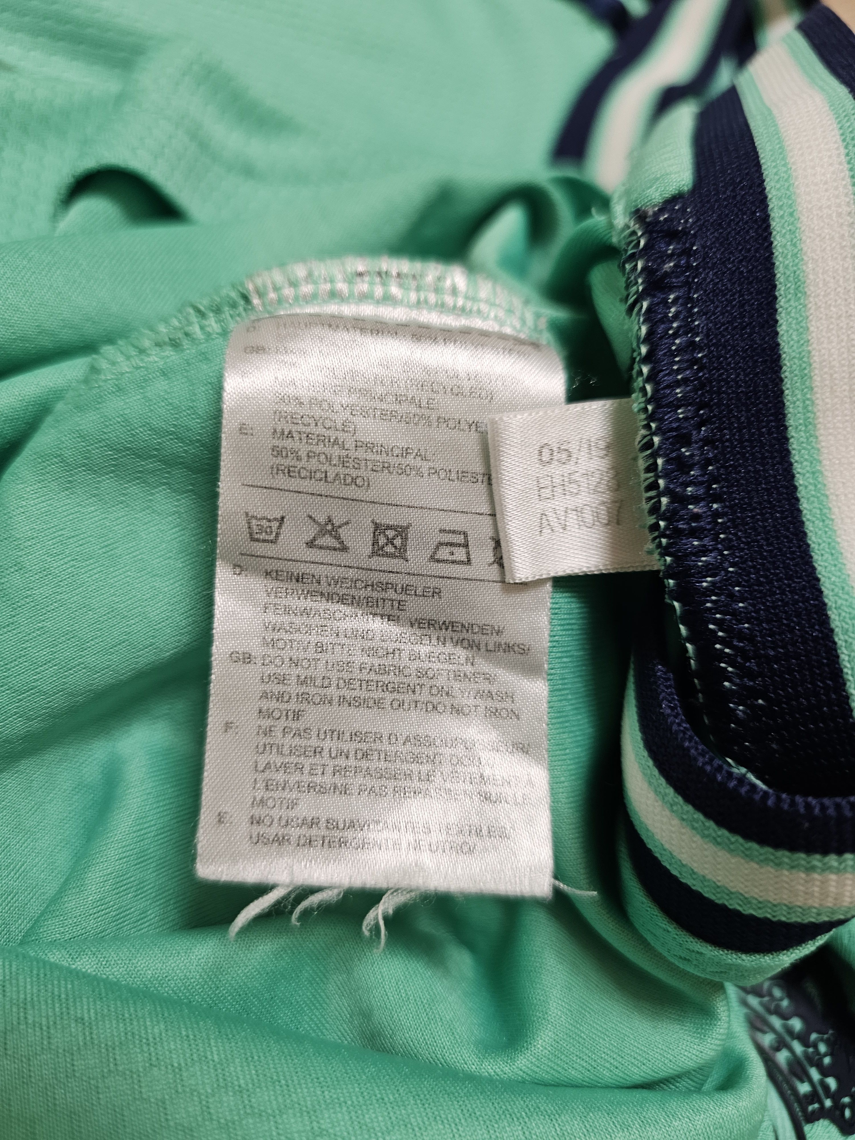 Adidas REAL MADRID 2019 2020 THIRD FOOTBALL SHIRT SOCCER JERSEY Size US S / EU 44-46 / 1 - 12 Thumbnail
