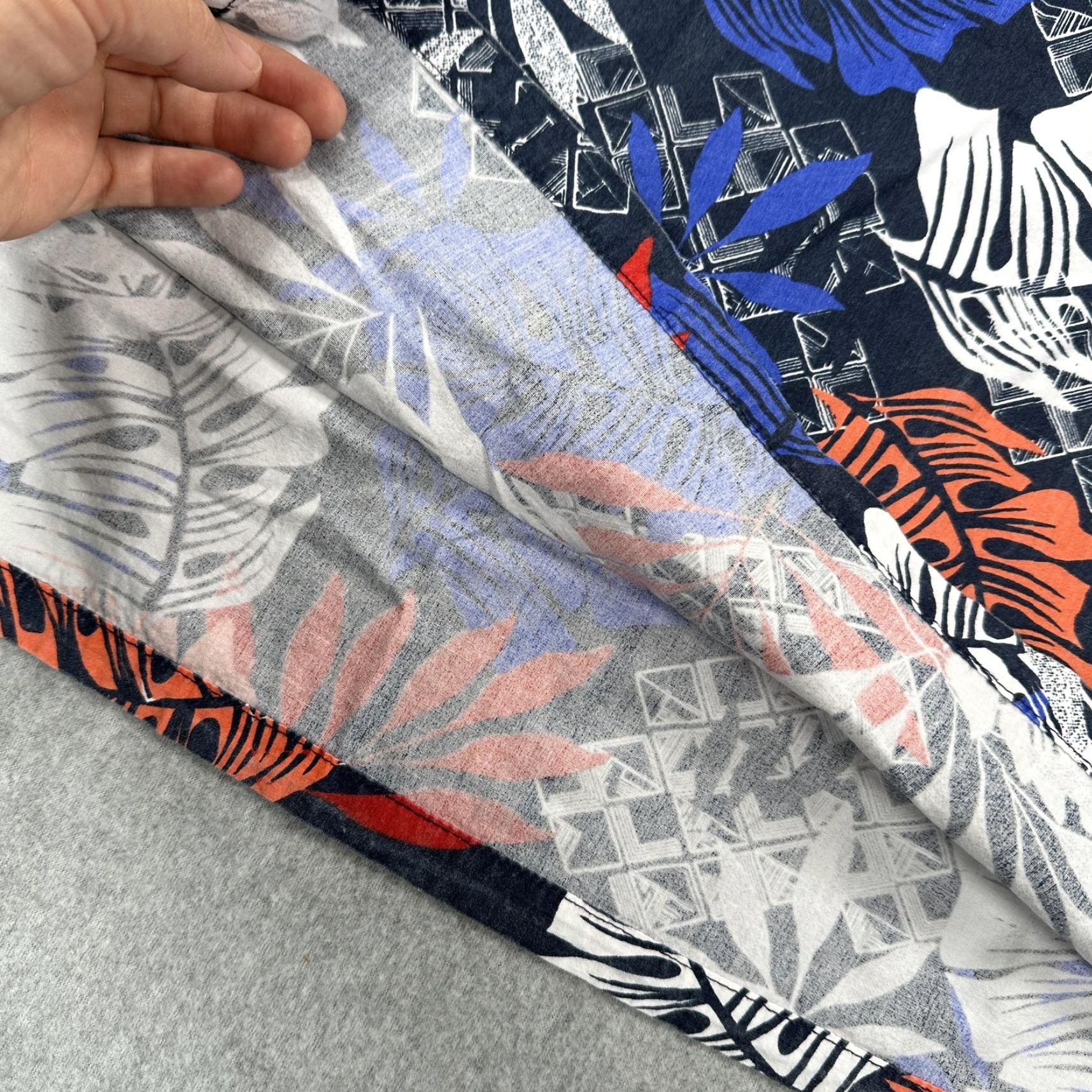 Chubbies Chubbies Navy Leaf Print Hawaiian Shirt Mens Medium Cotton Button-Down Collar Aloha Beach Size US M / EU 48-50 / 2 - 4 Thumbnail