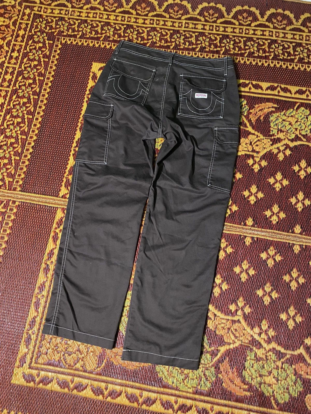 True Religion True Religion Brown Cargo Pants White stitching Size US 32 / EU 48 - 1 Thumbnail