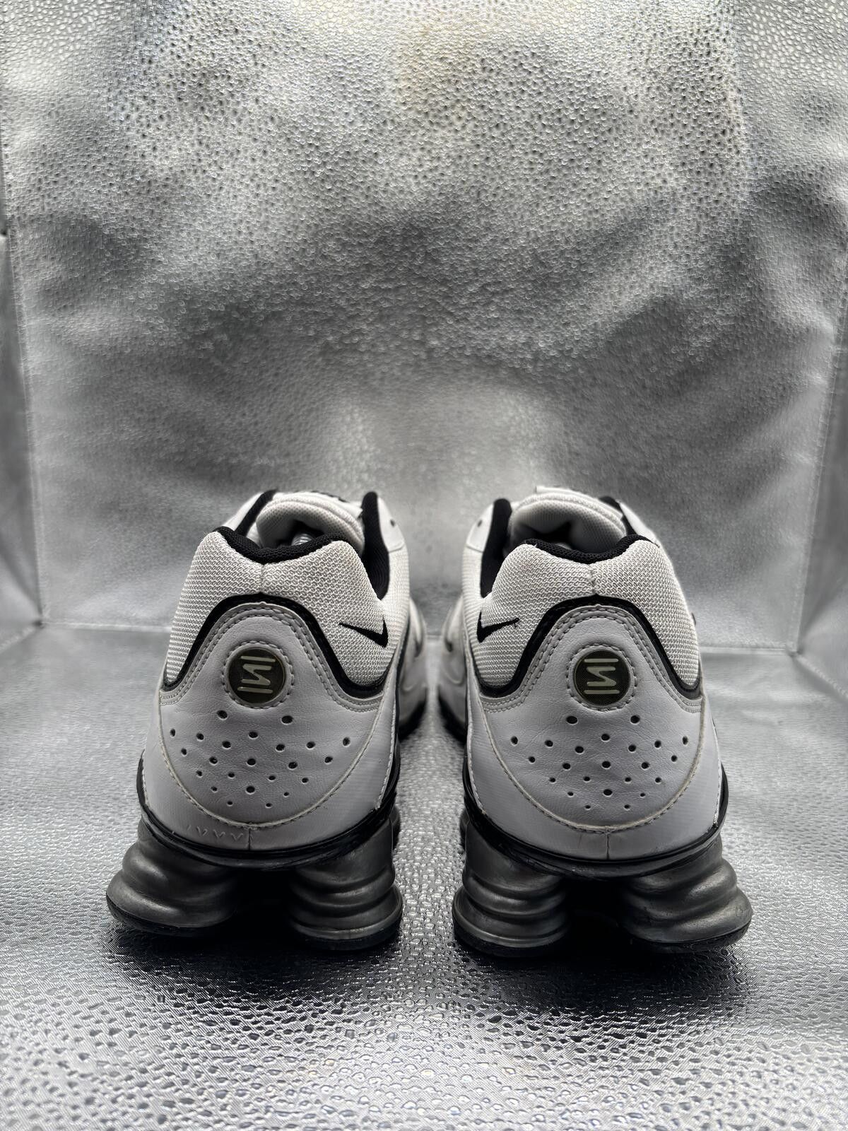 Nike Nike vintage shox white black Size US 11.5 / EU 44-45 - 4 Thumbnail