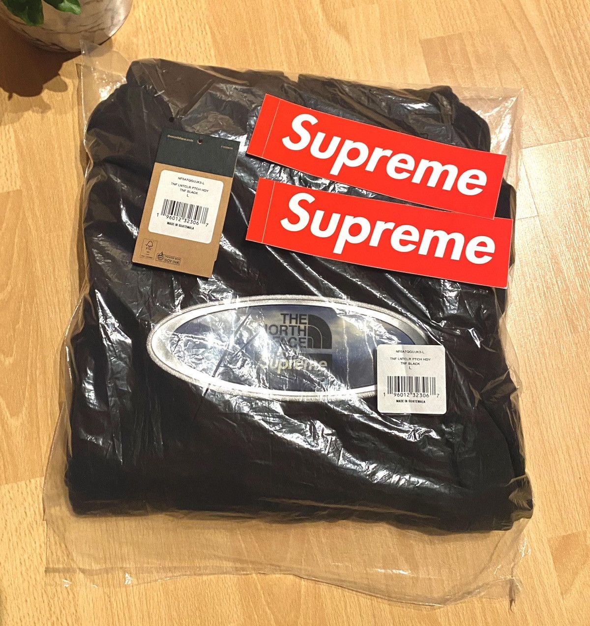 Supreme × The North Face Hoodie Lenticular L