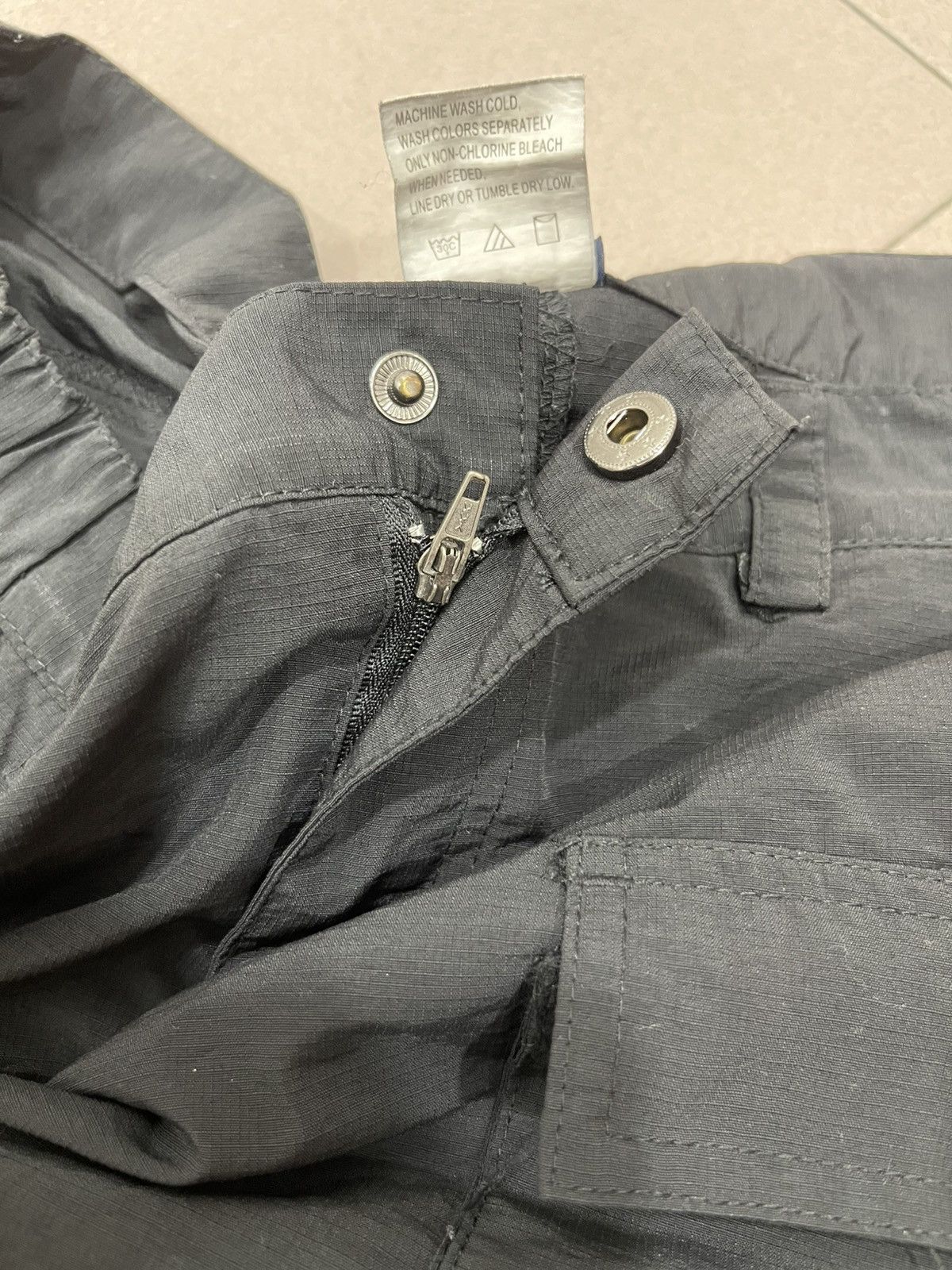 Arc'teryx Arcteryx Cargo Black Hiking Pants Size US 33 - 19 Thumbnail