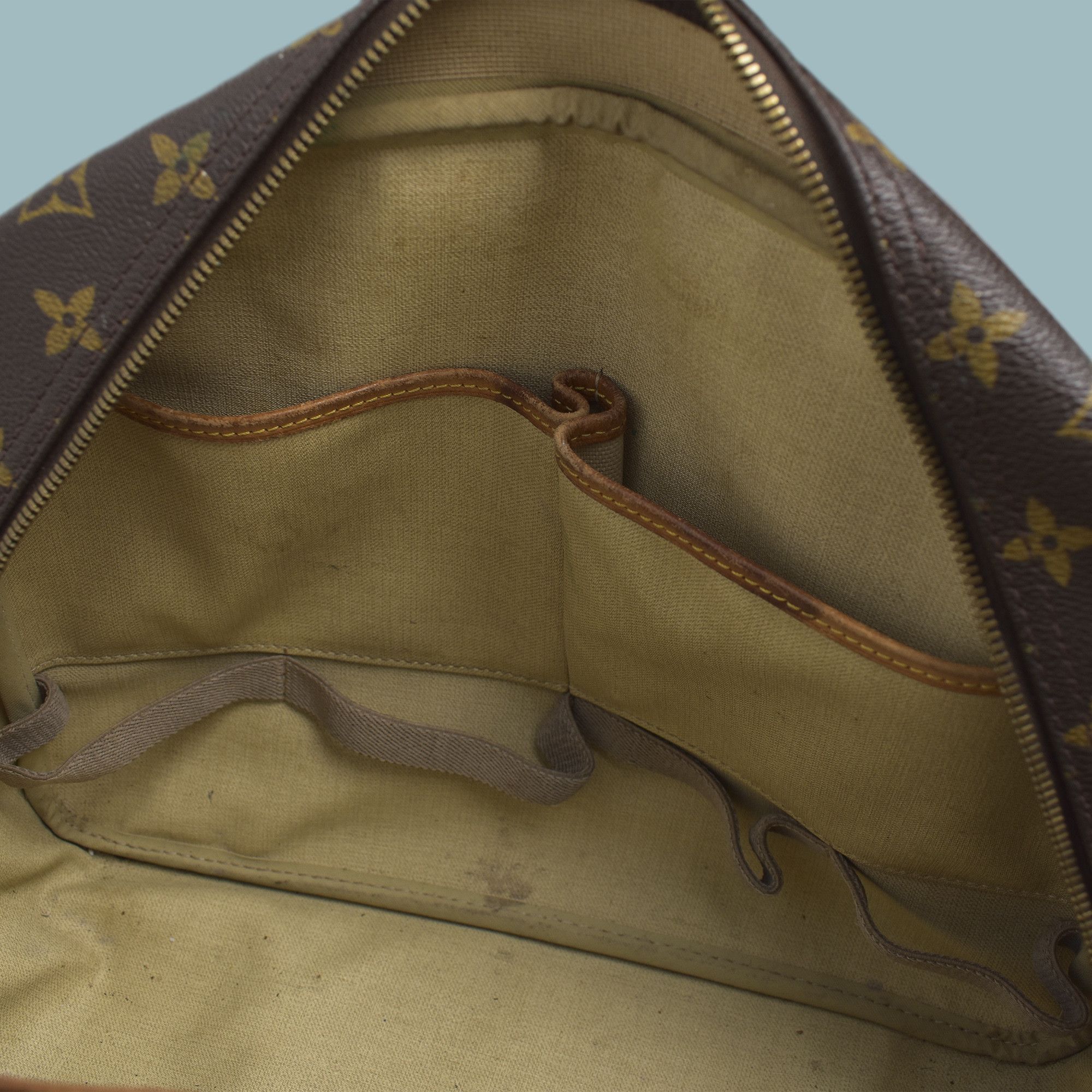 Louis Vuitton LOUIS VUITTON MONOGRAM DEAUVILLE LEATHER BAG Size ONE SIZE - 8 Thumbnail