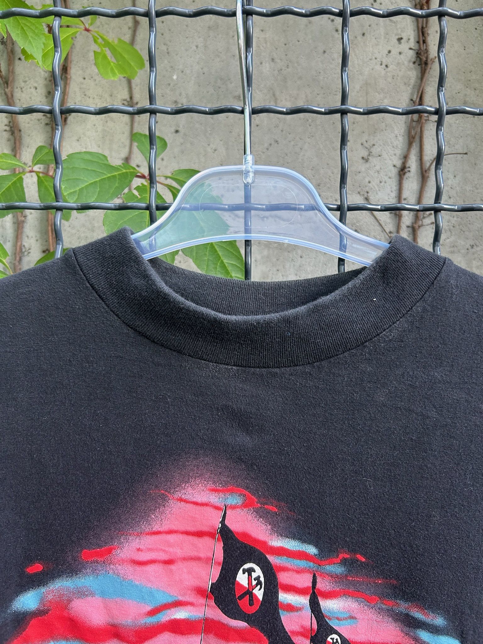 Band Tees × Vintage Vintage 1982 Pink Floyd The Wall Rock Band T-shirt Size US L / EU 52-54 / 3 - 6 Thumbnail