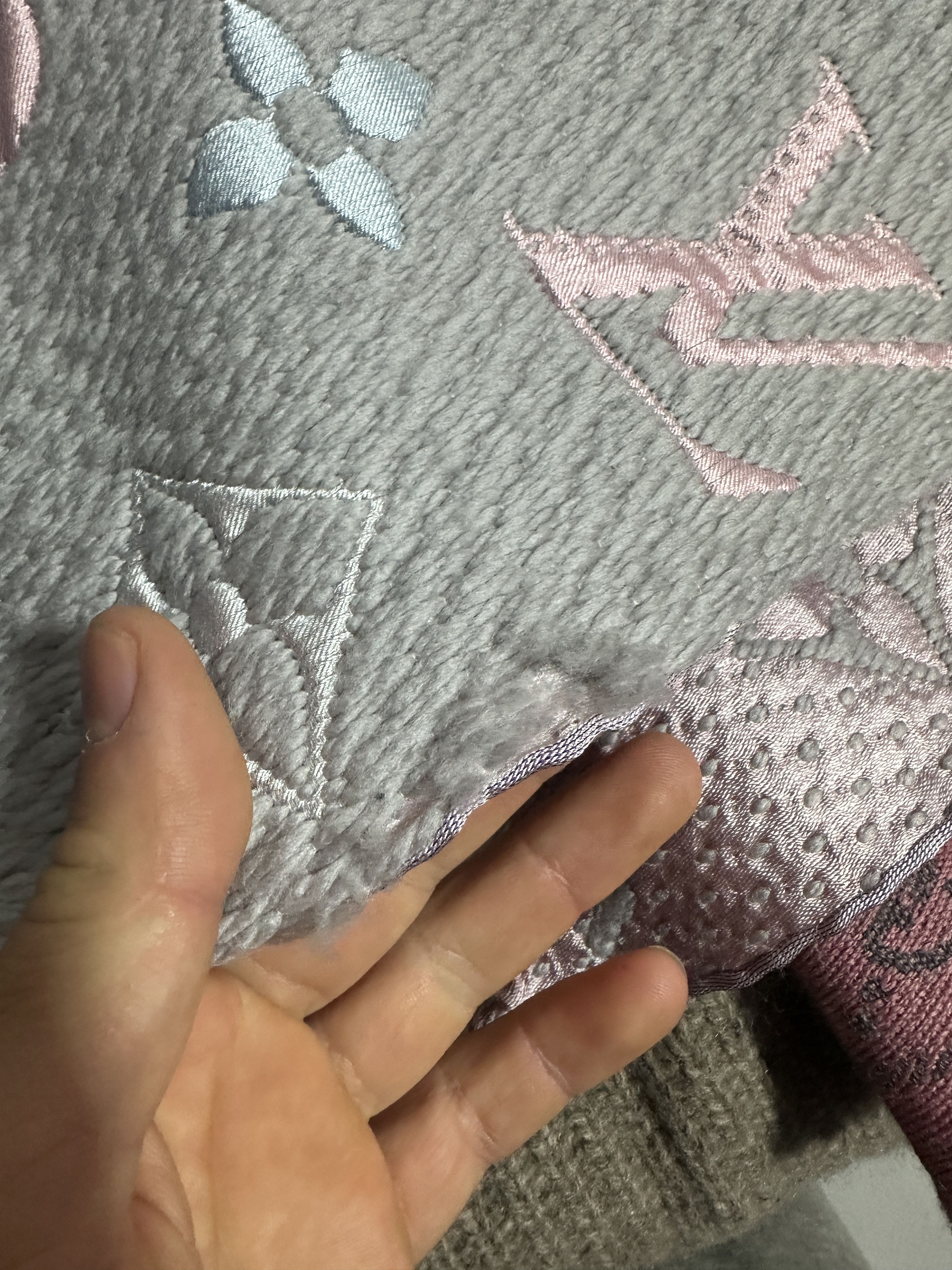 Louis Vuitton Louis Vuitton Monogram Embroidered Wool Silk Scarf Wrap Size ONE SIZE - 9 Thumbnail