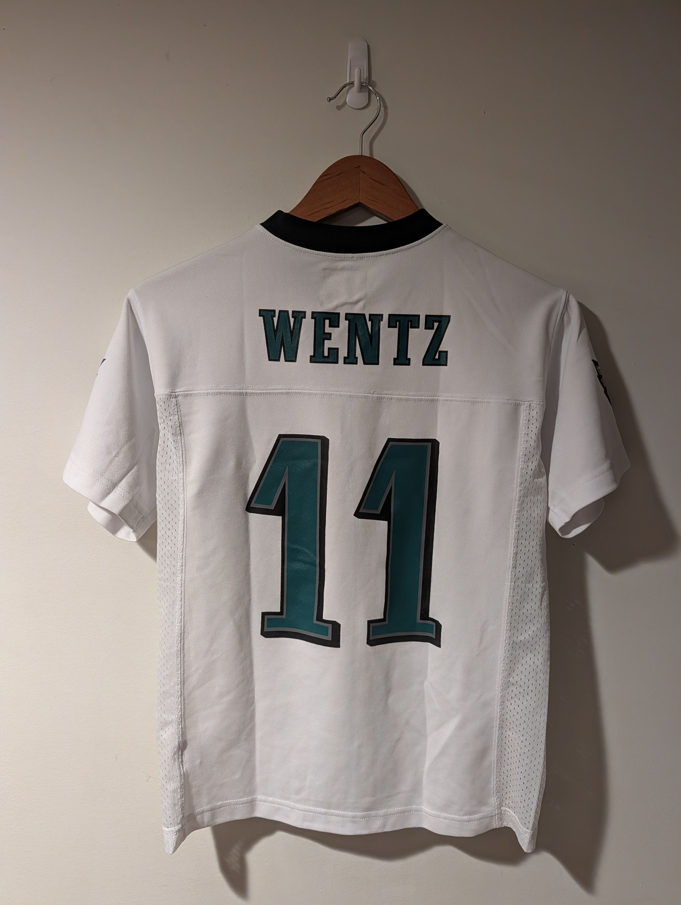 NFL NFL Team Philadelphia Eagles Wentz #11 Jersey Youth M Size US M / EU 48-50 / 2 - 7 Thumbnail