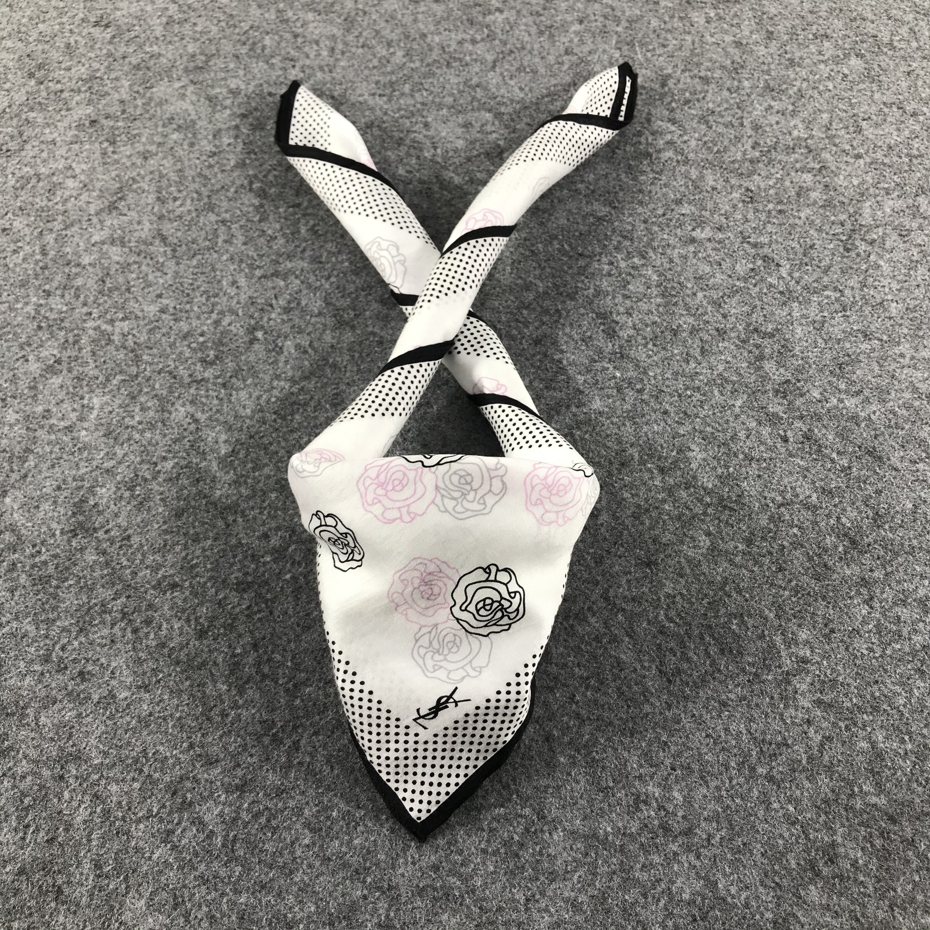 Yves Saint Laurent YSL Roses Handkerchief Neckerchief Bandana H375 Size ONE SIZE - 2 Thumbnail