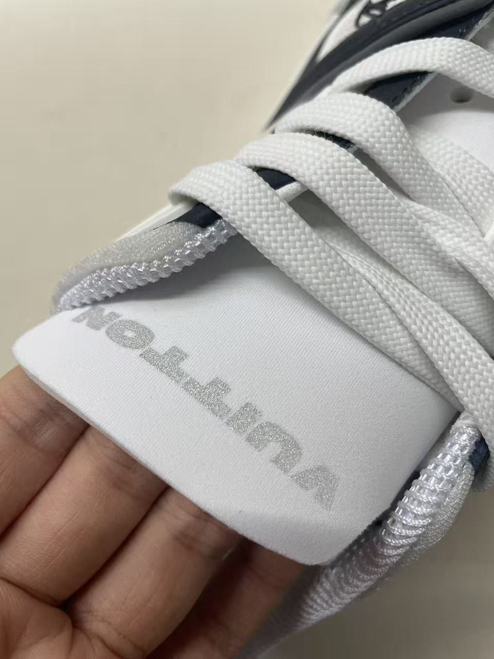 Louis Vuitton Louis Vuitton White & Marine Trainer Sneakers Size US 9 / IT 39 - 9 Thumbnail