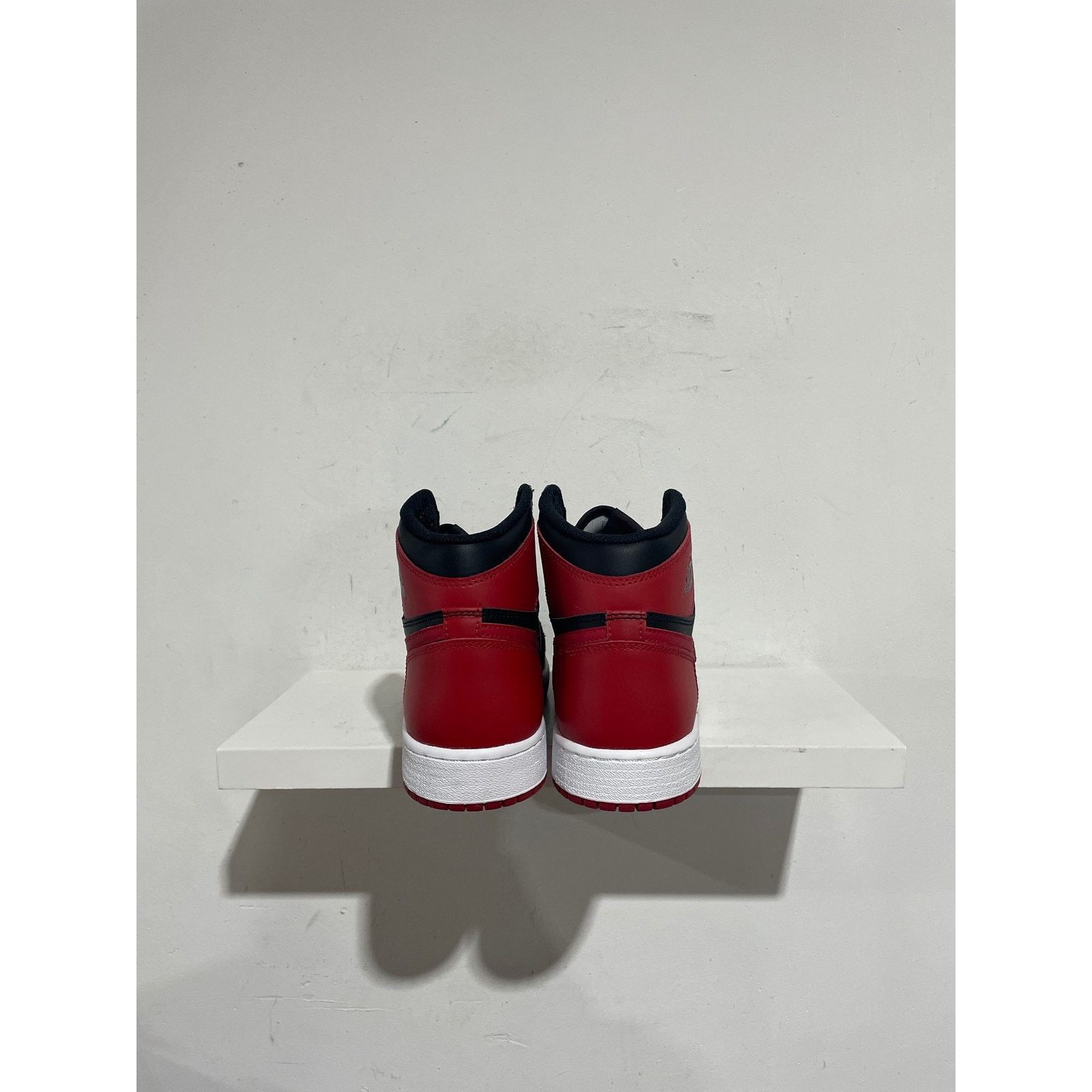 Nike NIKE JORDAN 1 HIGH BRED BANNED 2016 SIZE 7Y NEW Size US 7 / EU 40 - 4 Thumbnail