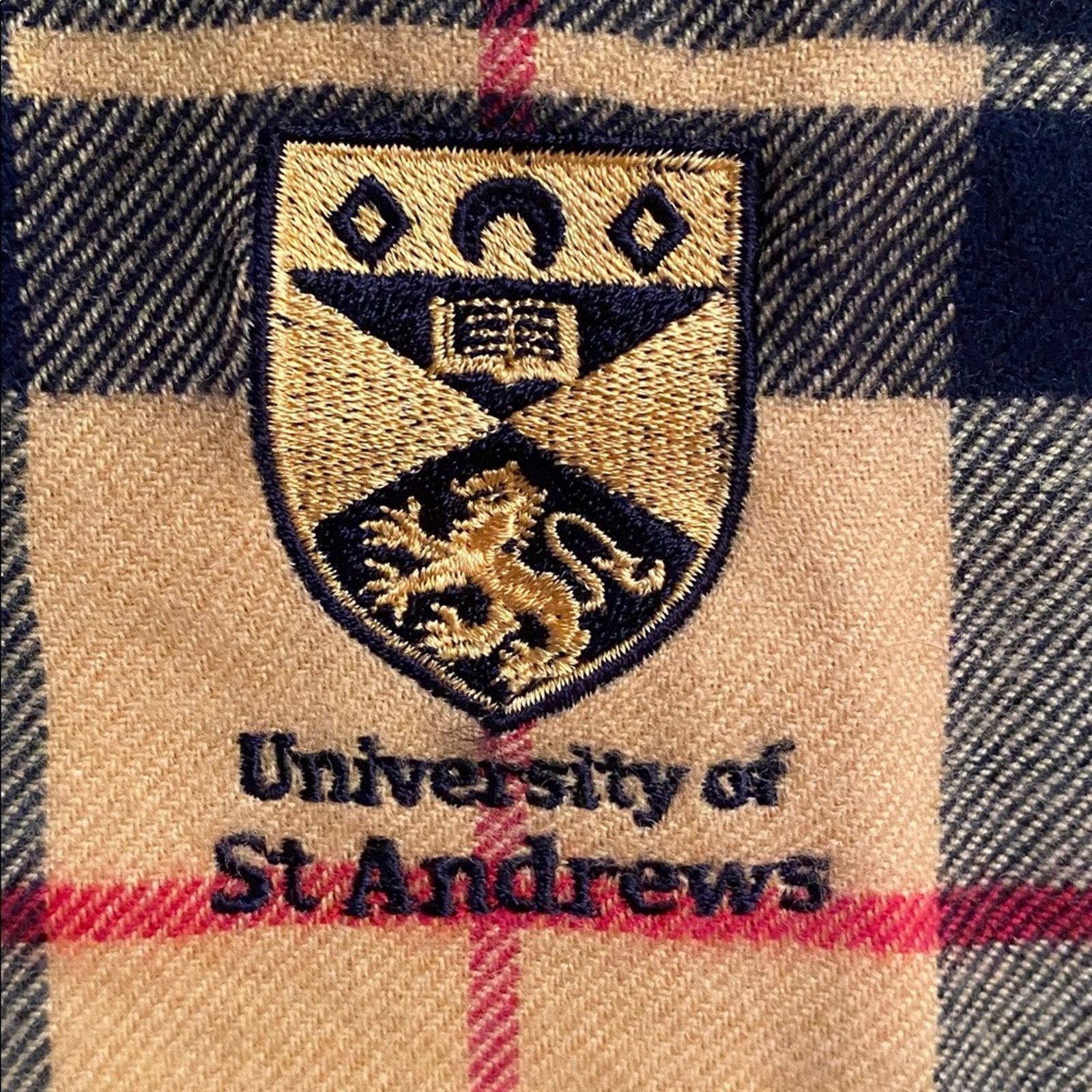 Johnstons Of Elgin NEW Johnstons of Elgin MacLeod Univ of St Andrews Wool Scarf Size ONE SIZE - 3 Thumbnail