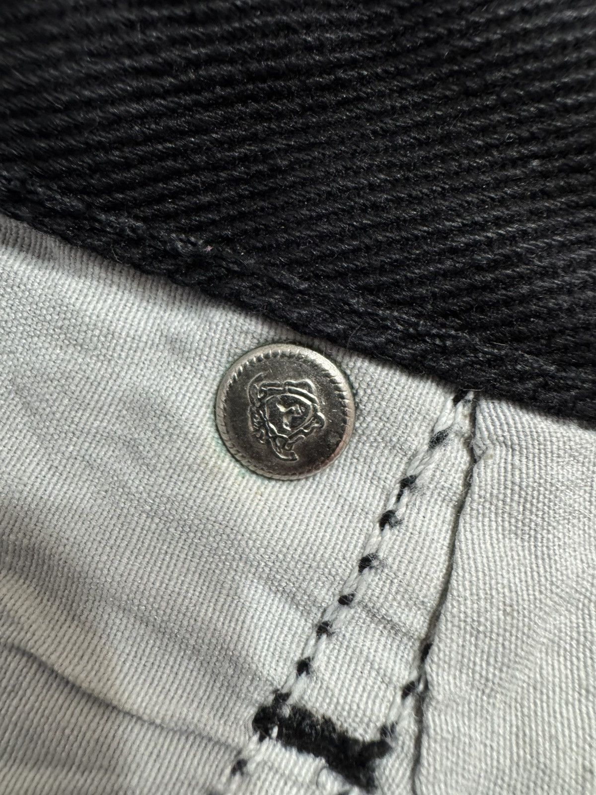 Versace Versace Jeans Couture Vintage 90S Big Logo Cowboy Jeans 30 Size US 30 / EU 46 - 15 Thumbnail