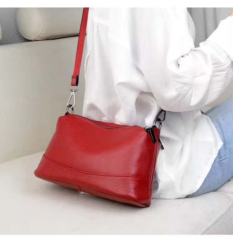 Japanese Brand × Leather Genuine Leather Shoulder Bag Size ONE SIZE - 1 Thumbnail
