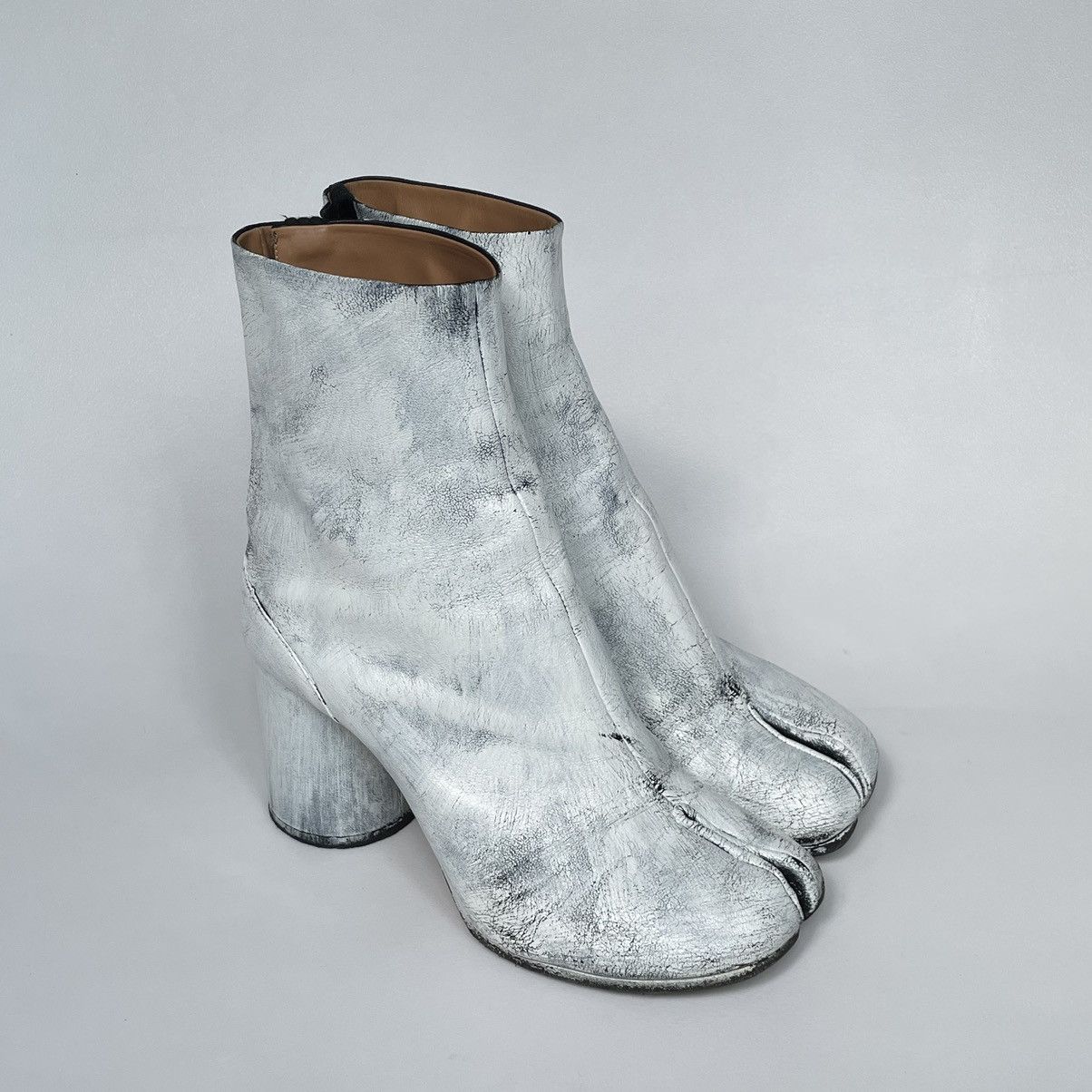 Maison Margiela White Painted Leather Tabi Boots Size US 7 / IT 37 - 5 Thumbnail