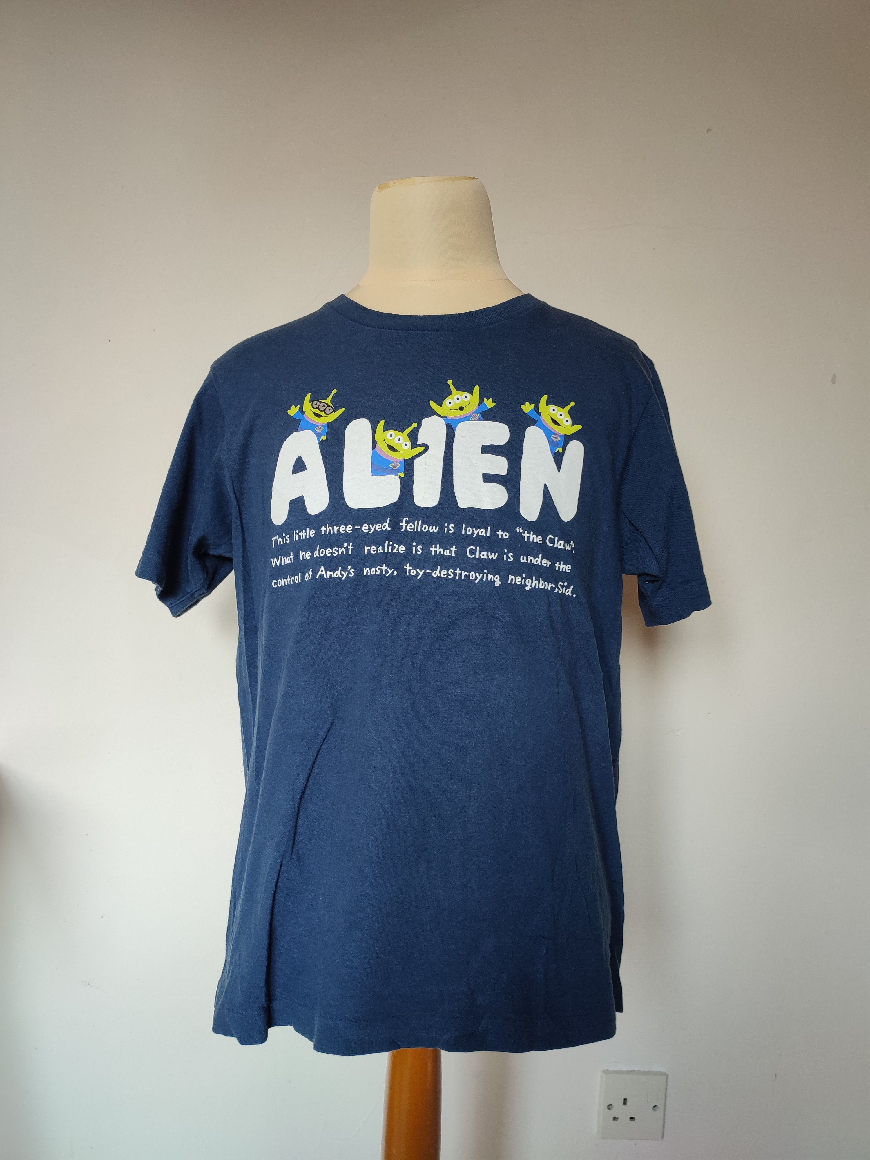 Disney RARE UNIQLO X PIXAR ALIEN TEE Size US M / EU 48-50 / 2 - 1 Thumbnail