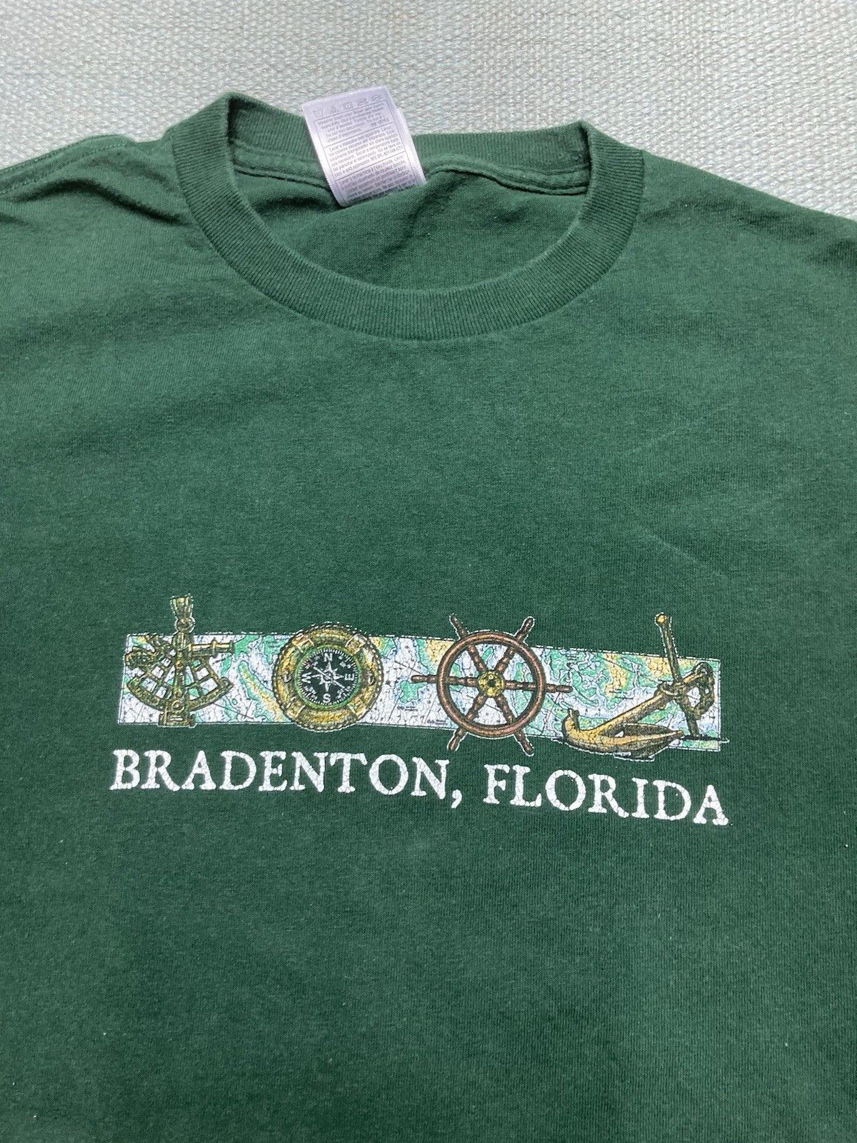 Vintage Graphic t shirt Bradenton Florida beach ship wheel boat M Size US M / EU 48-50 / 2 - 2 Thumbnail