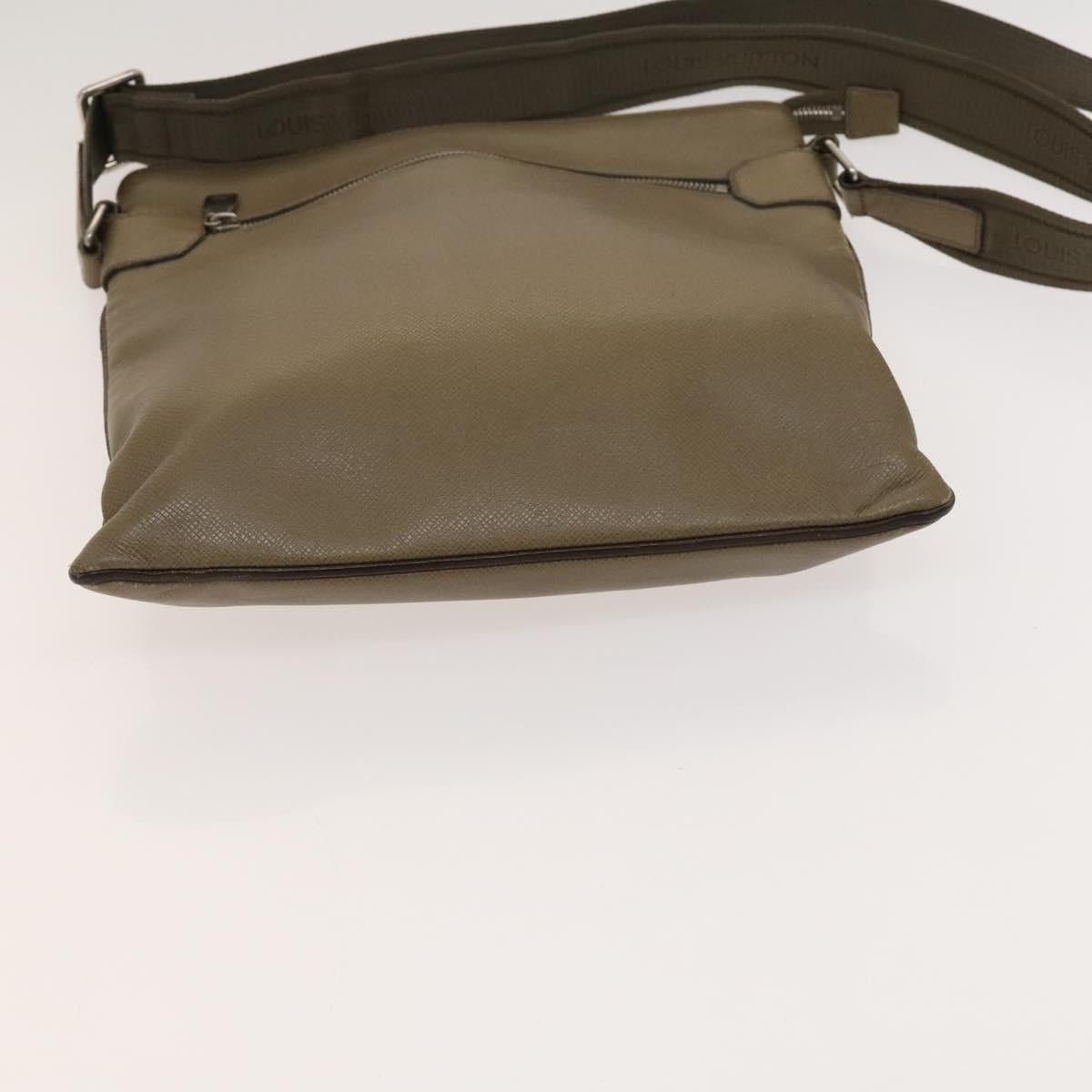 Louis Vuitton LOUIS VUITTON Taiga Sasha Shoulder Bag Porer M32628 Size ONE SIZE - 9 Thumbnail