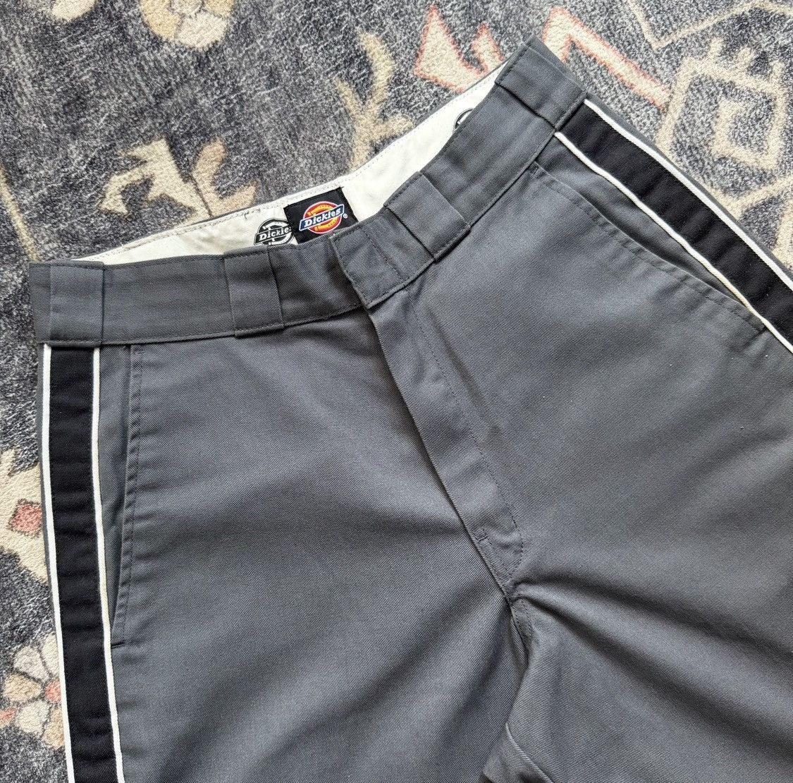Dickies × Supreme Supreme x Dickies Stripe charcoal shorts size 30 Size US 30 / EU 46 - 3 Thumbnail