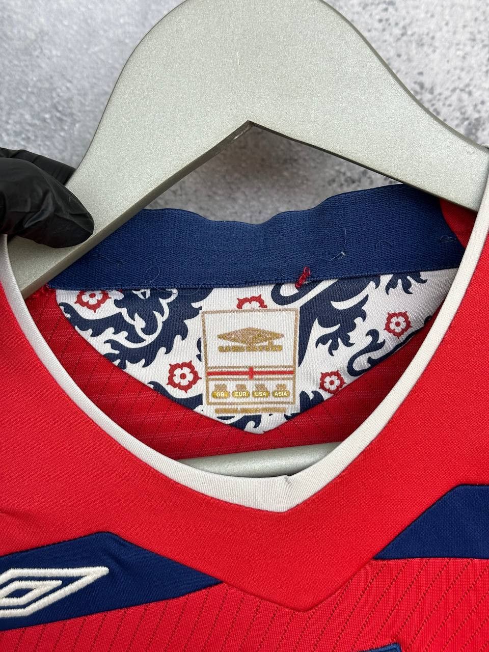 Umbro Umbro England Away Shirt 2008 Red Football Jersey Size US S / EU 44-46 / 1 - 12 Thumbnail