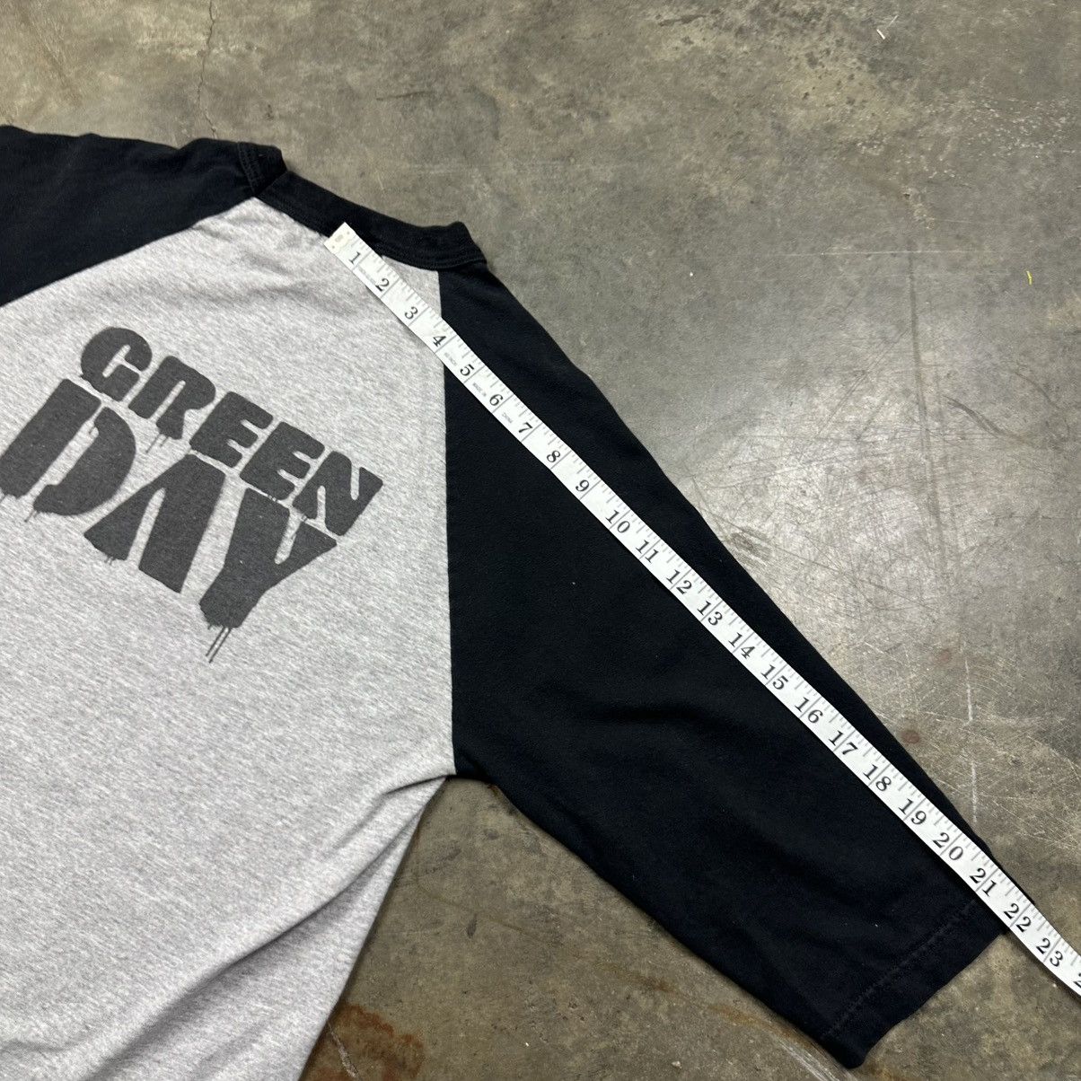 Band Tees Vintage 2002 Raglan Green Day Graphic Tee Size US M / EU 48-50 / 2 - 4 Thumbnail