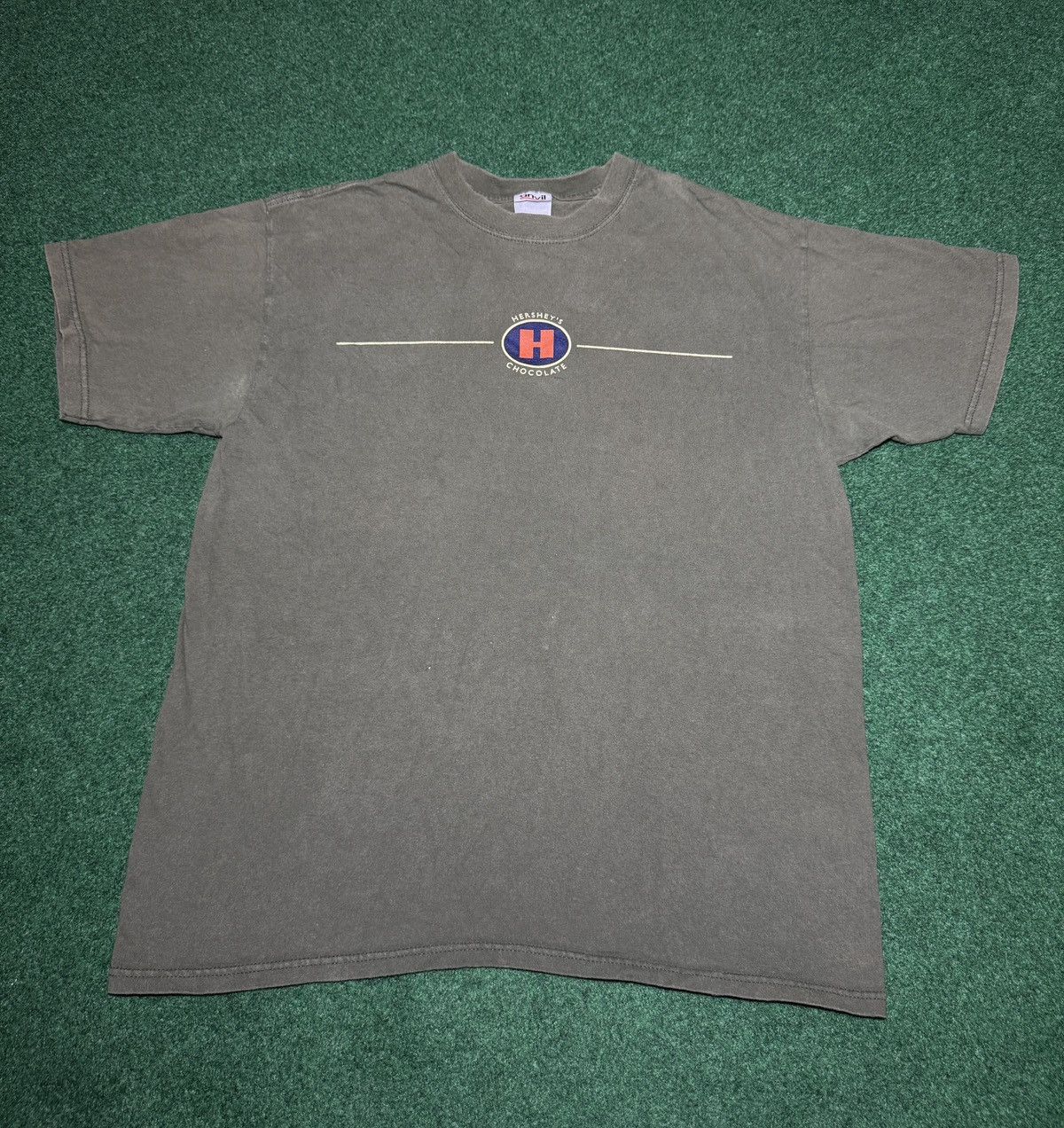 Vintage Vintage 90s Hershey Chocolate Lrg T Shirt Size US L / EU 52-54 / 3 - 1 Thumbnail