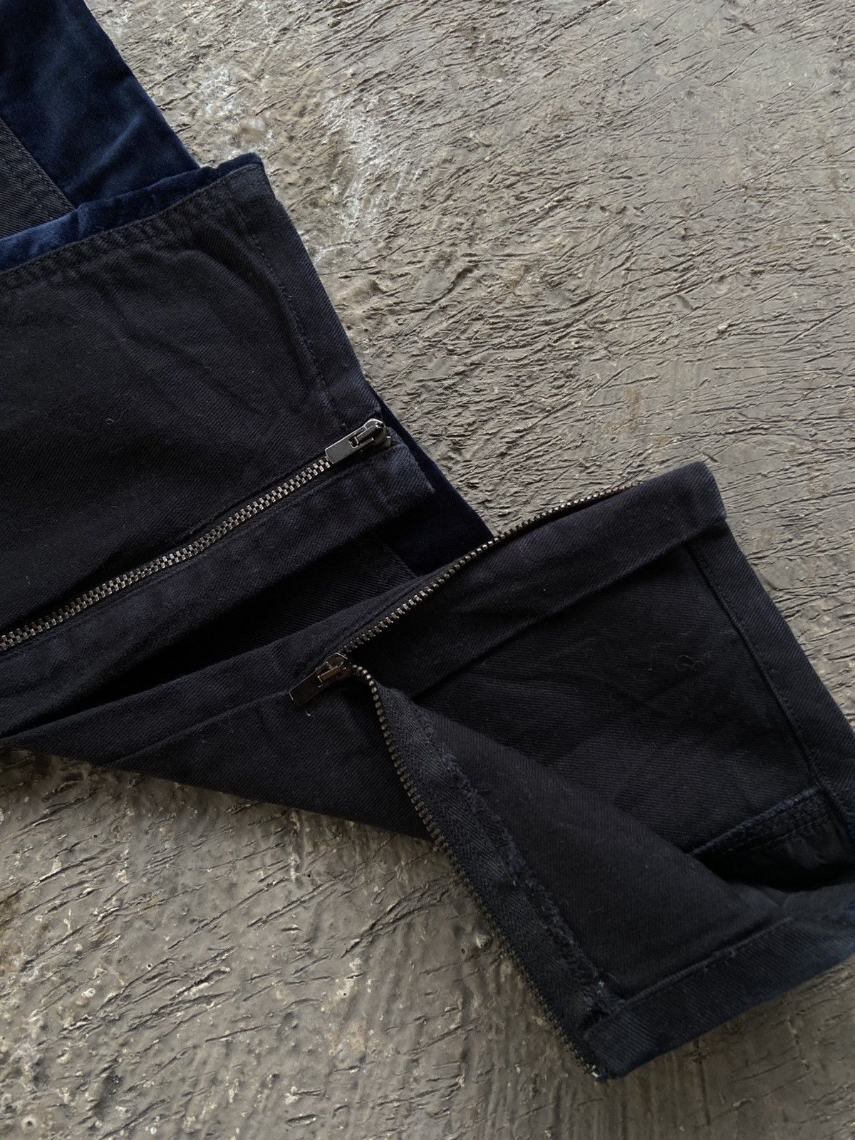 Stella McCartney Stella McCartney - Jeans With Velvet Leg Zip Pants Size 26" / US 2 / IT 38 - 15 Thumbnail