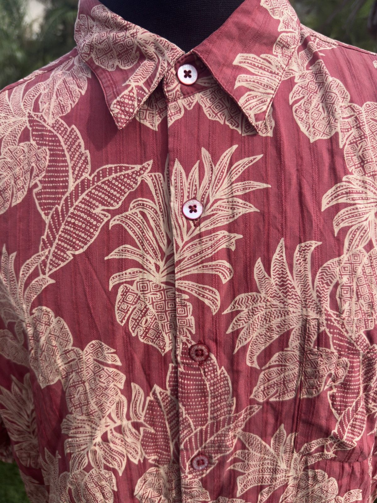 Tori Richard PreOwned Tori Richard Hawaiian Print RedMen's XL Size US XL / EU 56 / 4 - 3 Thumbnail