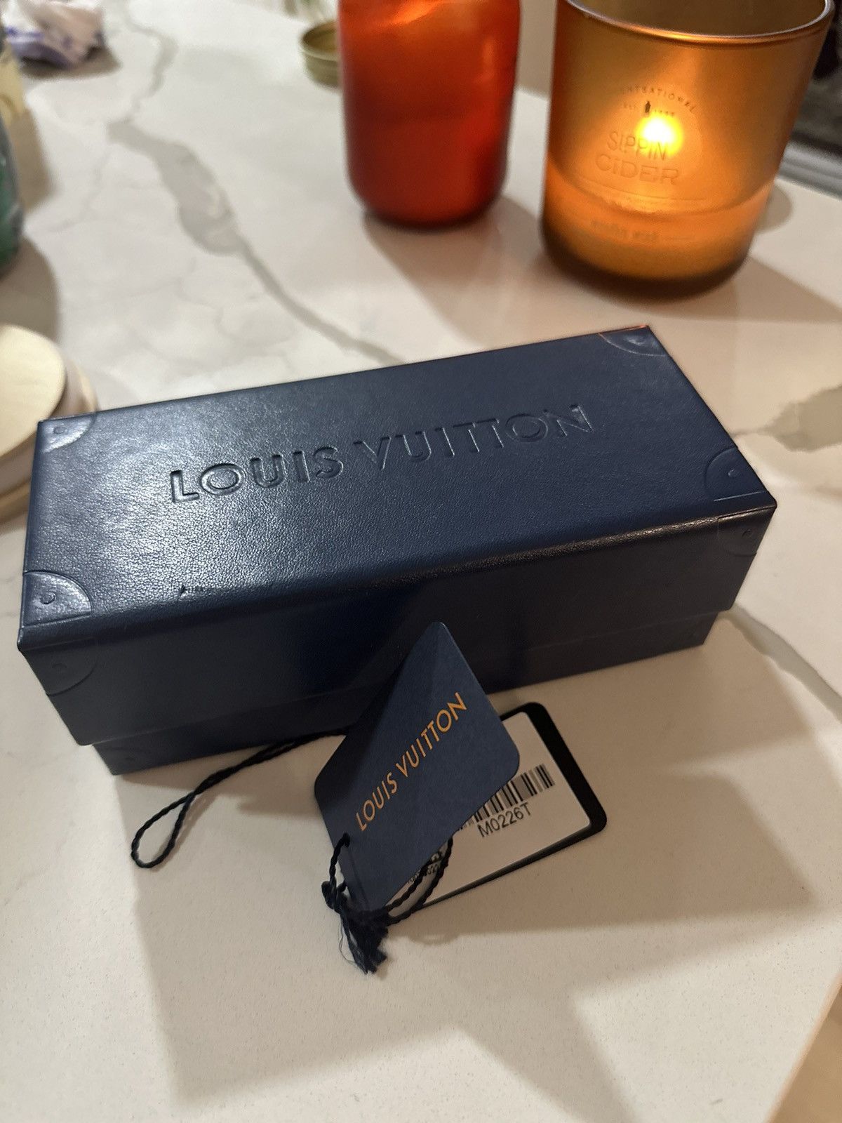 Louis Vuitton Louis Vuitton Edge Gold Sunglasses Size ONE SIZE - 6 Thumbnail