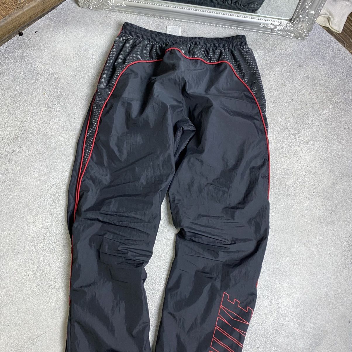Nike Vintage Nike Track Pants Big Logo Size US 34 / EU 50 - 8 Thumbnail