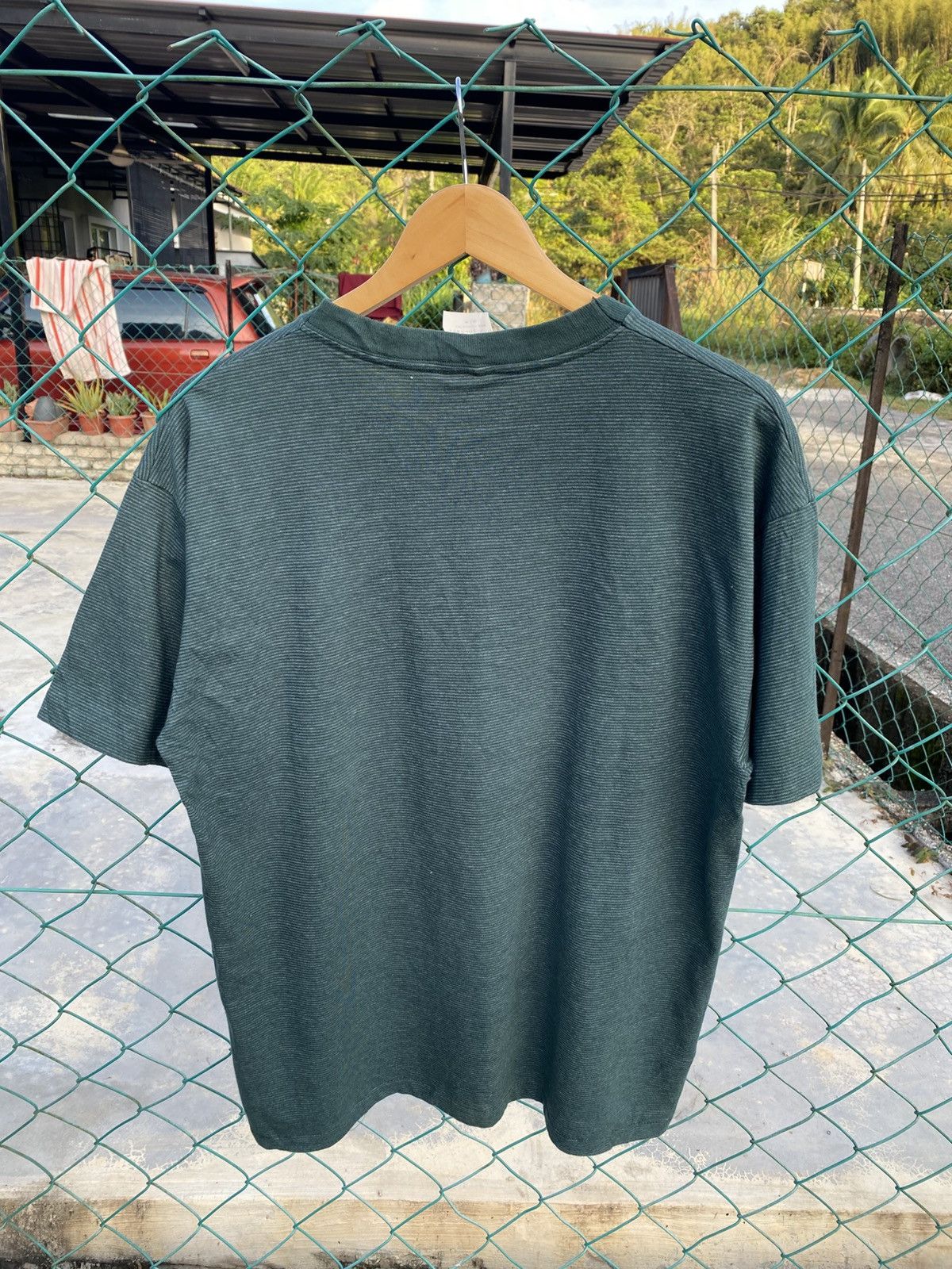 Vintage Vintage Y2K canada wolf tshirt Size US M / EU 48-50 / 2 - 2 Thumbnail