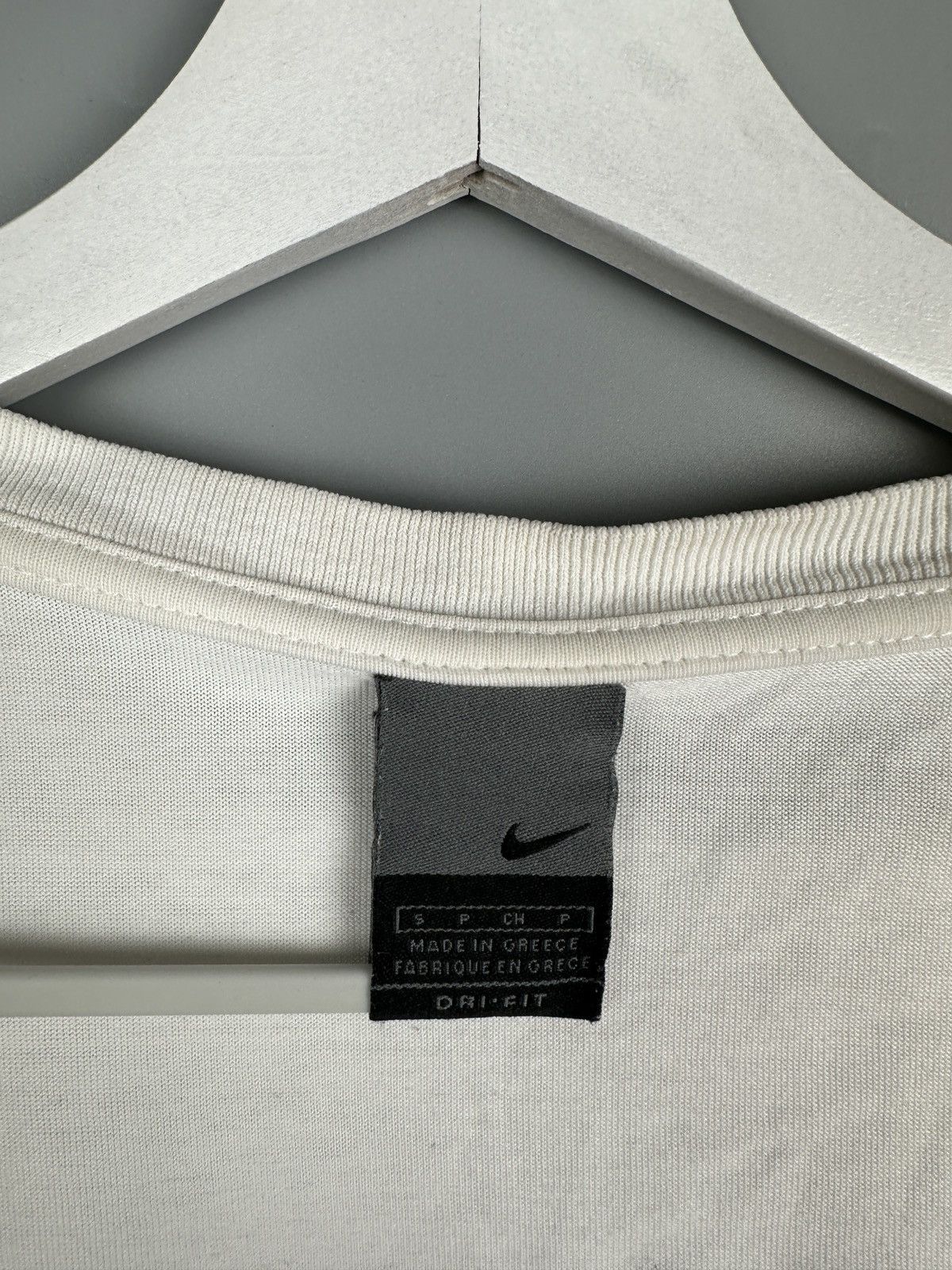Nike Vintage Nike Center Swoosh Logo T Shirt Tee Y2K Tennis Size US M / EU 48-50 / 2 - 6 Thumbnail