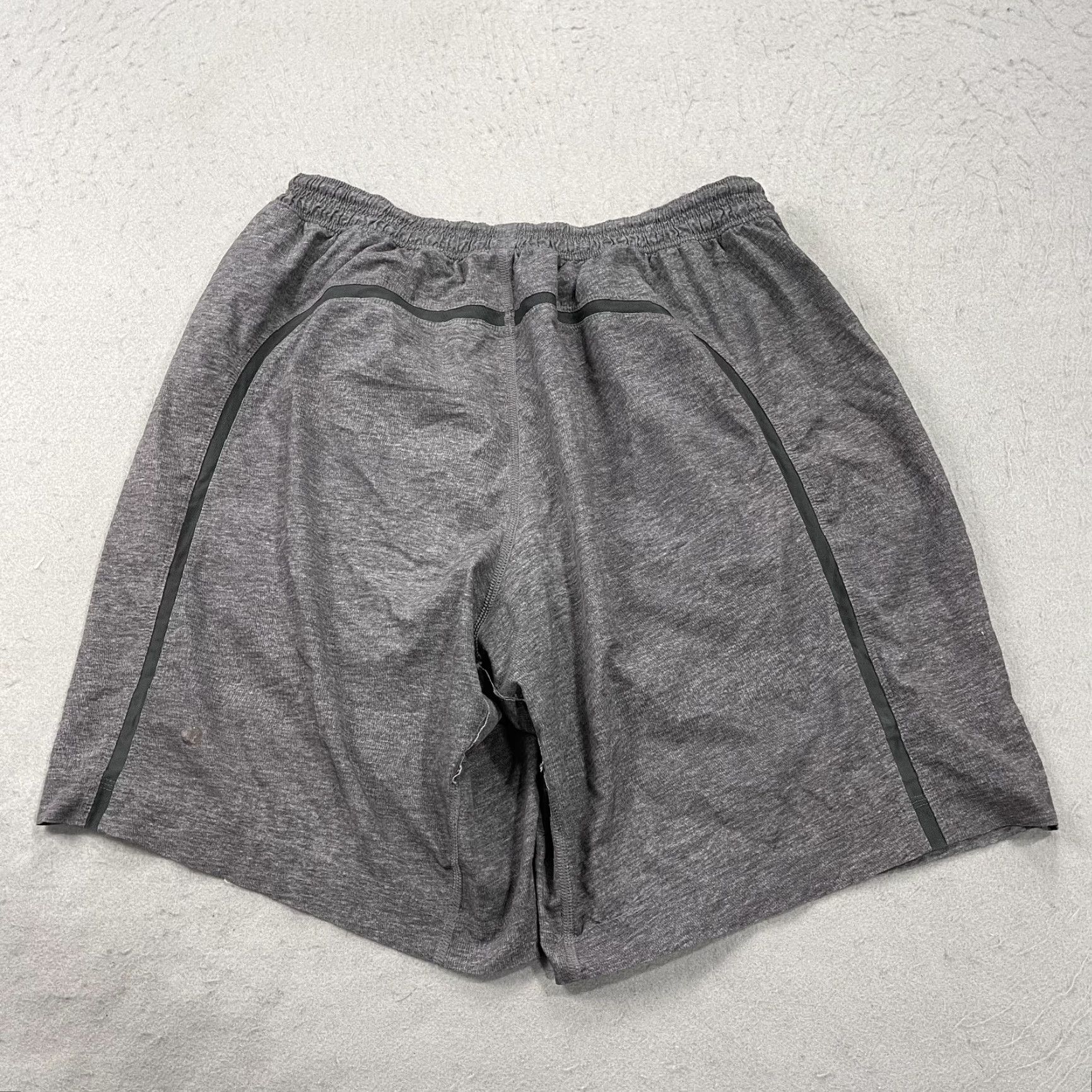 Lululemon Lululemon Shorts Mens Large Gray Heather Pace Breaker Lined 9 Inch Performance Size US 33 - 6 Thumbnail