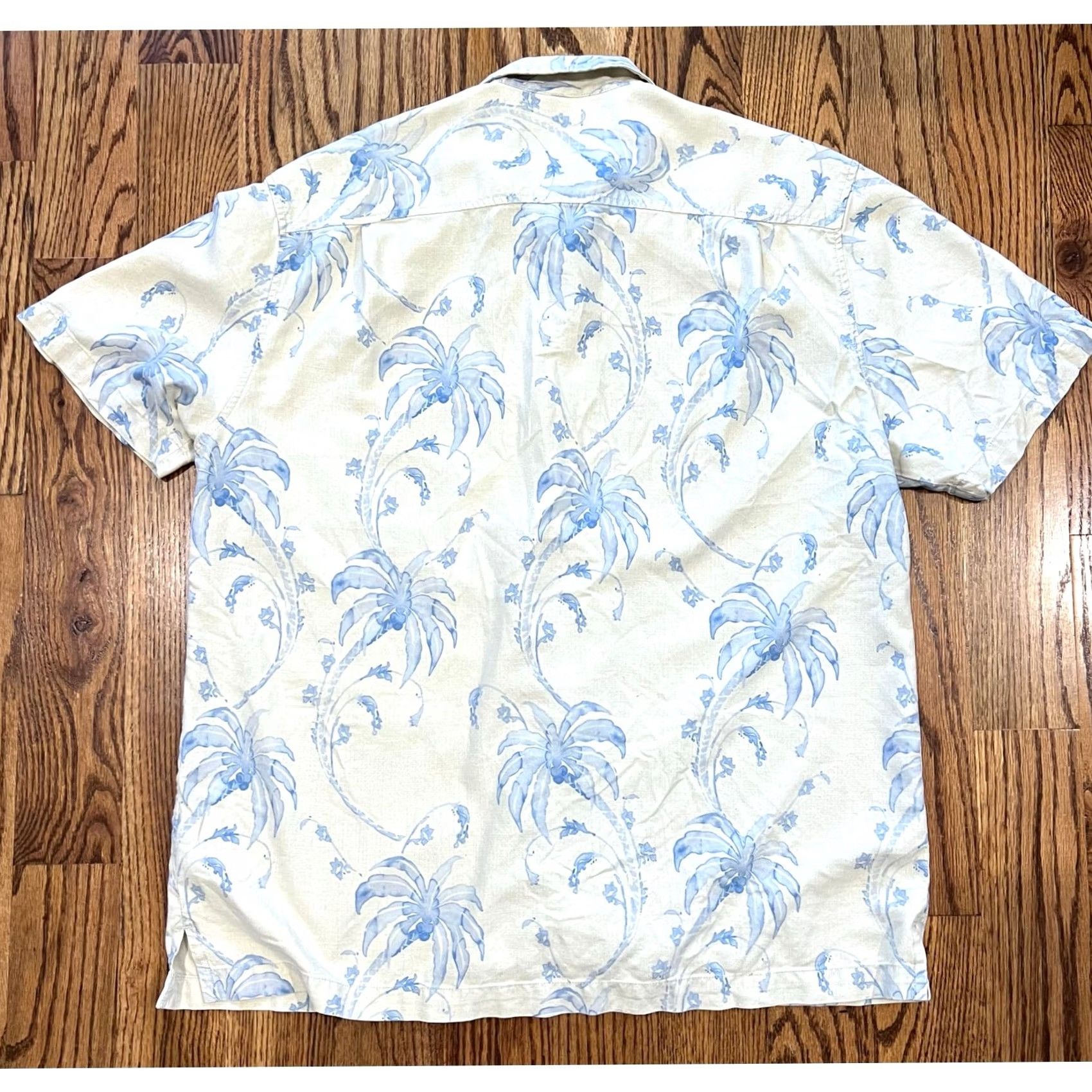 Tommy Bahama TOMMY BAHAMA Mens Hawaiian Camp Shirt 100% Silk Watercolor Palms Blue L Shirt Short Sleeve Button-Up Mens Hawaii Silk Palms Blue 100% Silk" Size US L / EU 52-54 / 3 - 3 Thumbnail