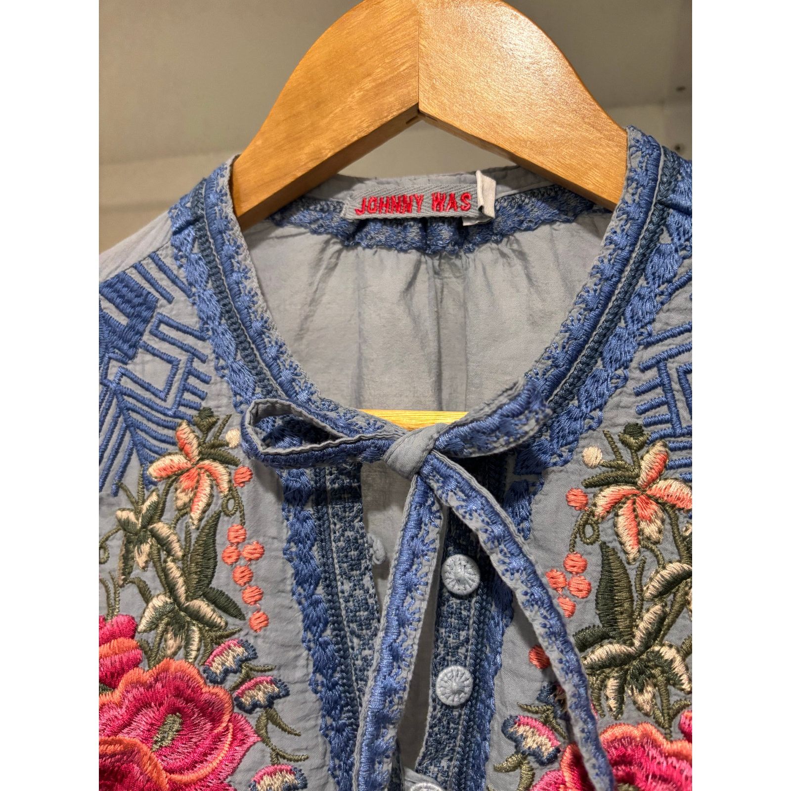Johnny Was NWOT JOHNNY WAS Embroidered Top Sz S Size S / US 4 / IT 40 - 2 Thumbnail