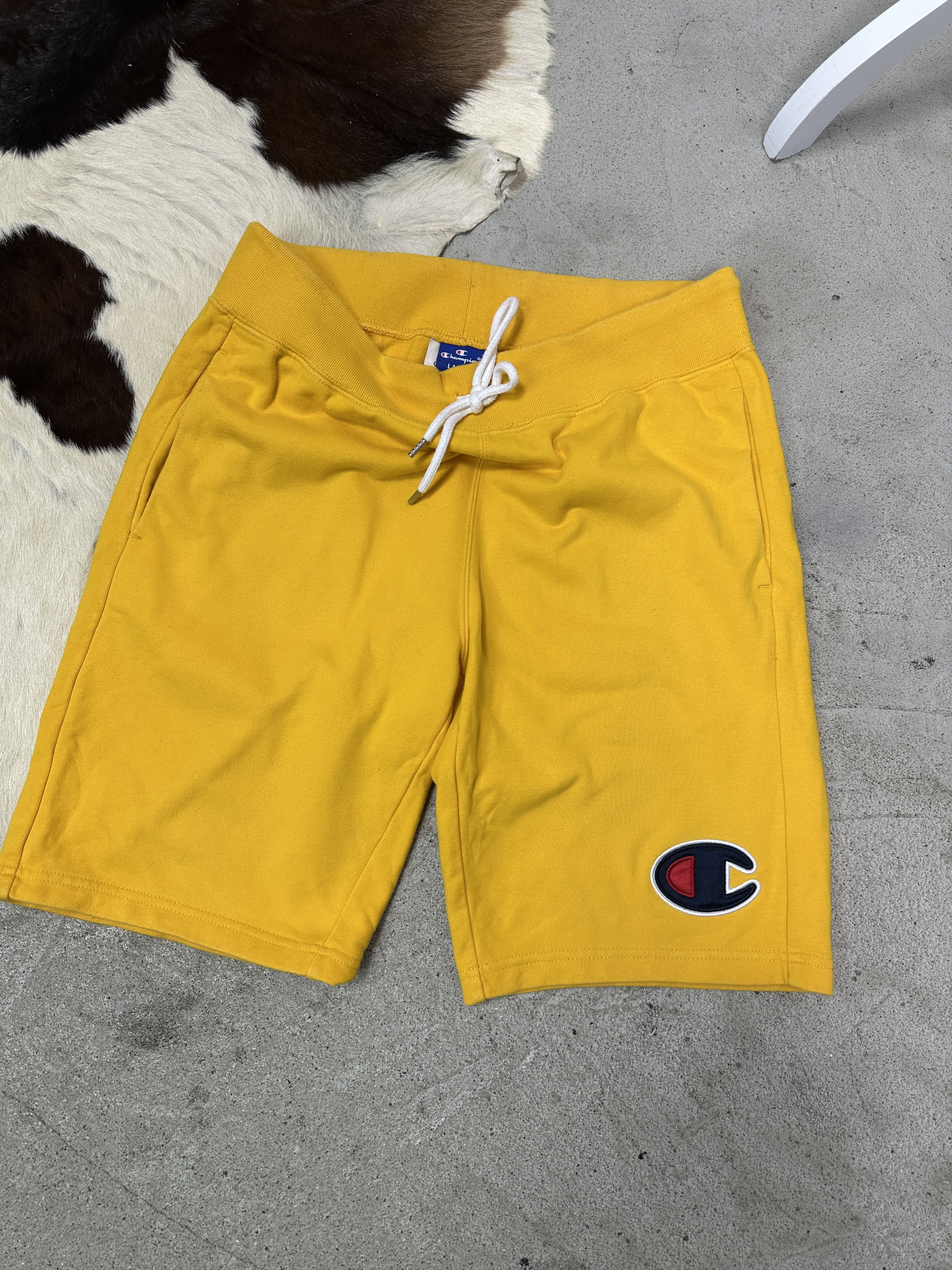 Champion Vintage Sporty Streetwear Skater Hip Hop Champion Shorts Y2K Size US 35 - 1 Thumbnail