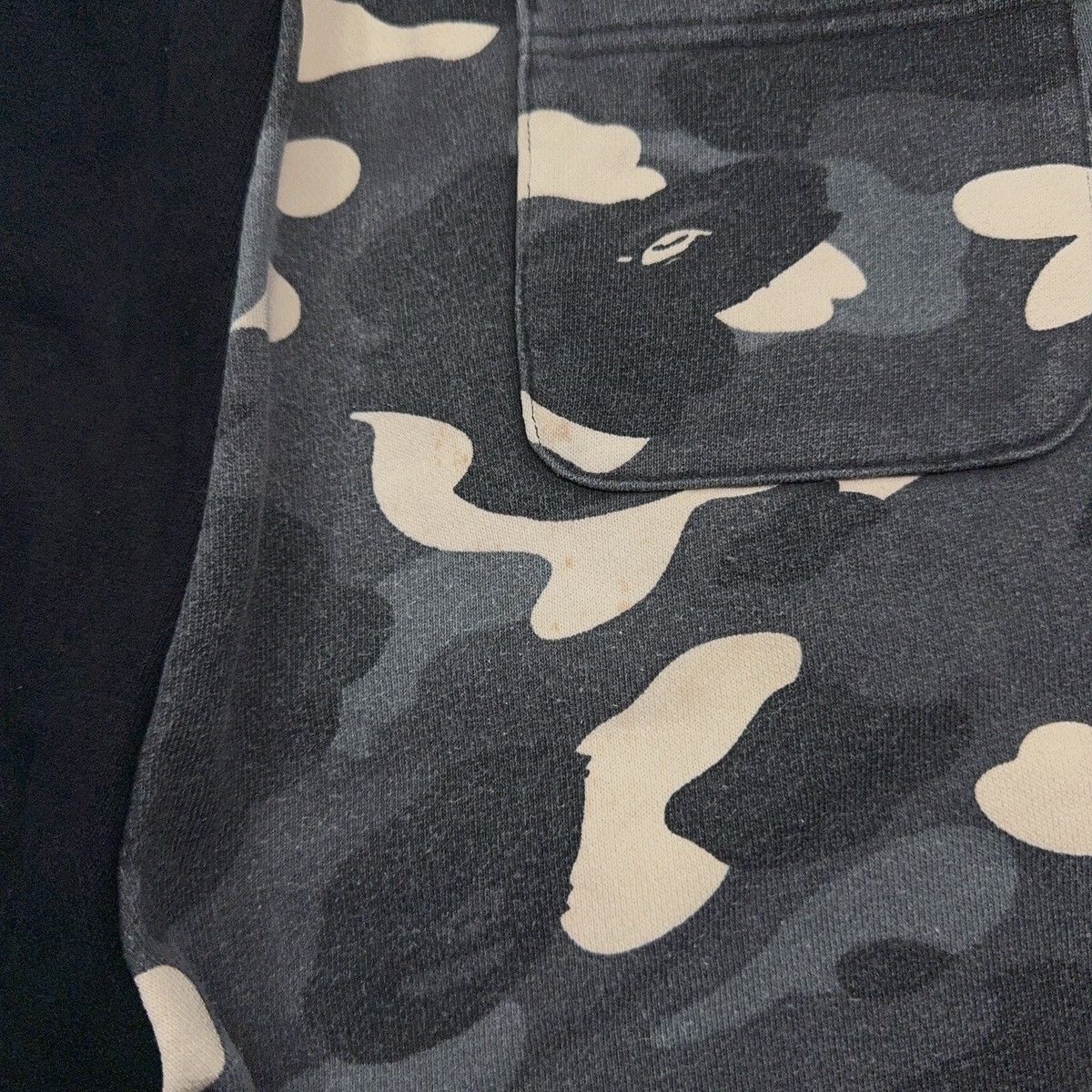 Bape Kids City Camo Shark Sweat Shorts Size US 28 / EU 44 - 14 Thumbnail