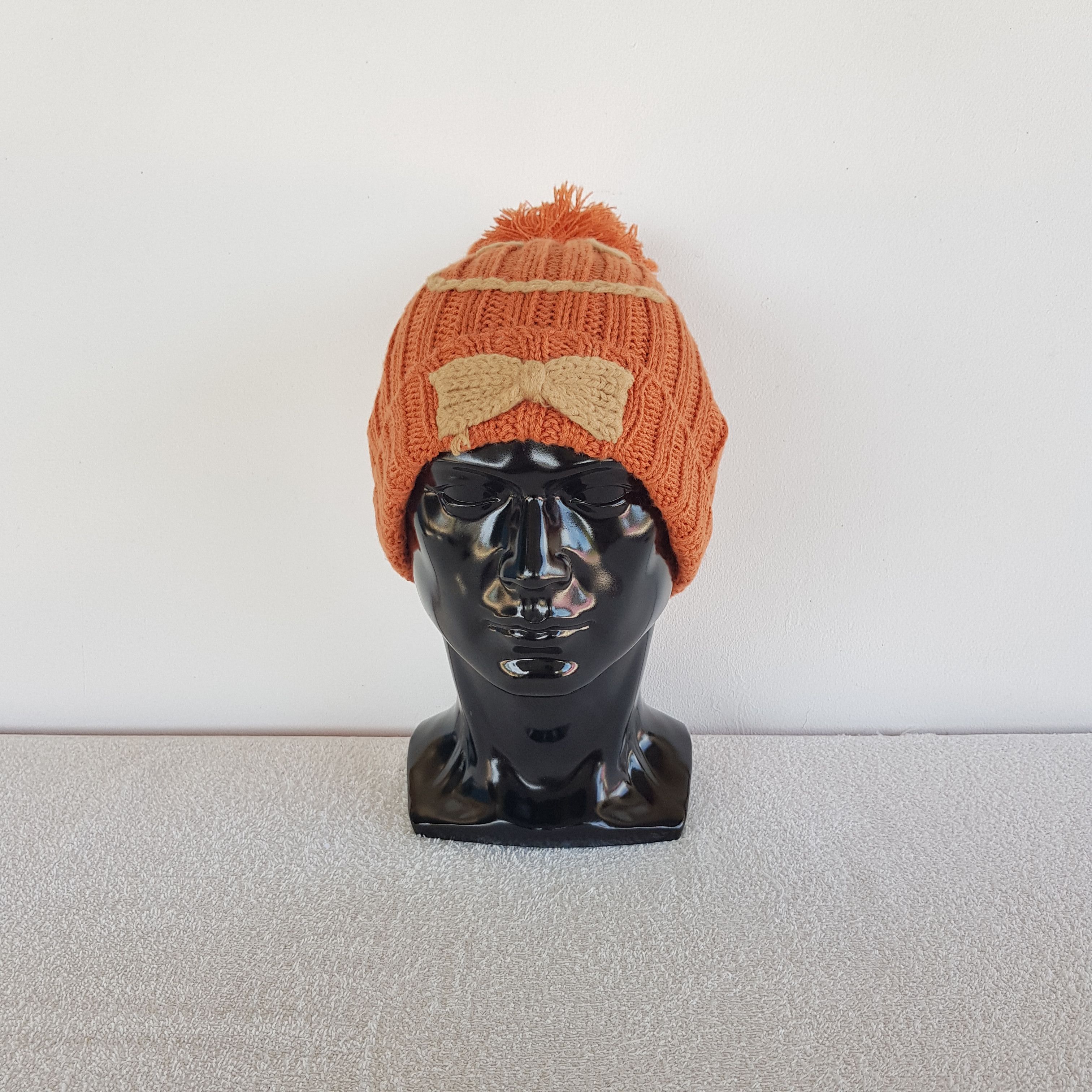 Aran Isles Knitwear Vintage Y2K Smiley Beanie Pom Pom Snow Caps Knit Ski Hats. Size ONE SIZE - 3 Thumbnail