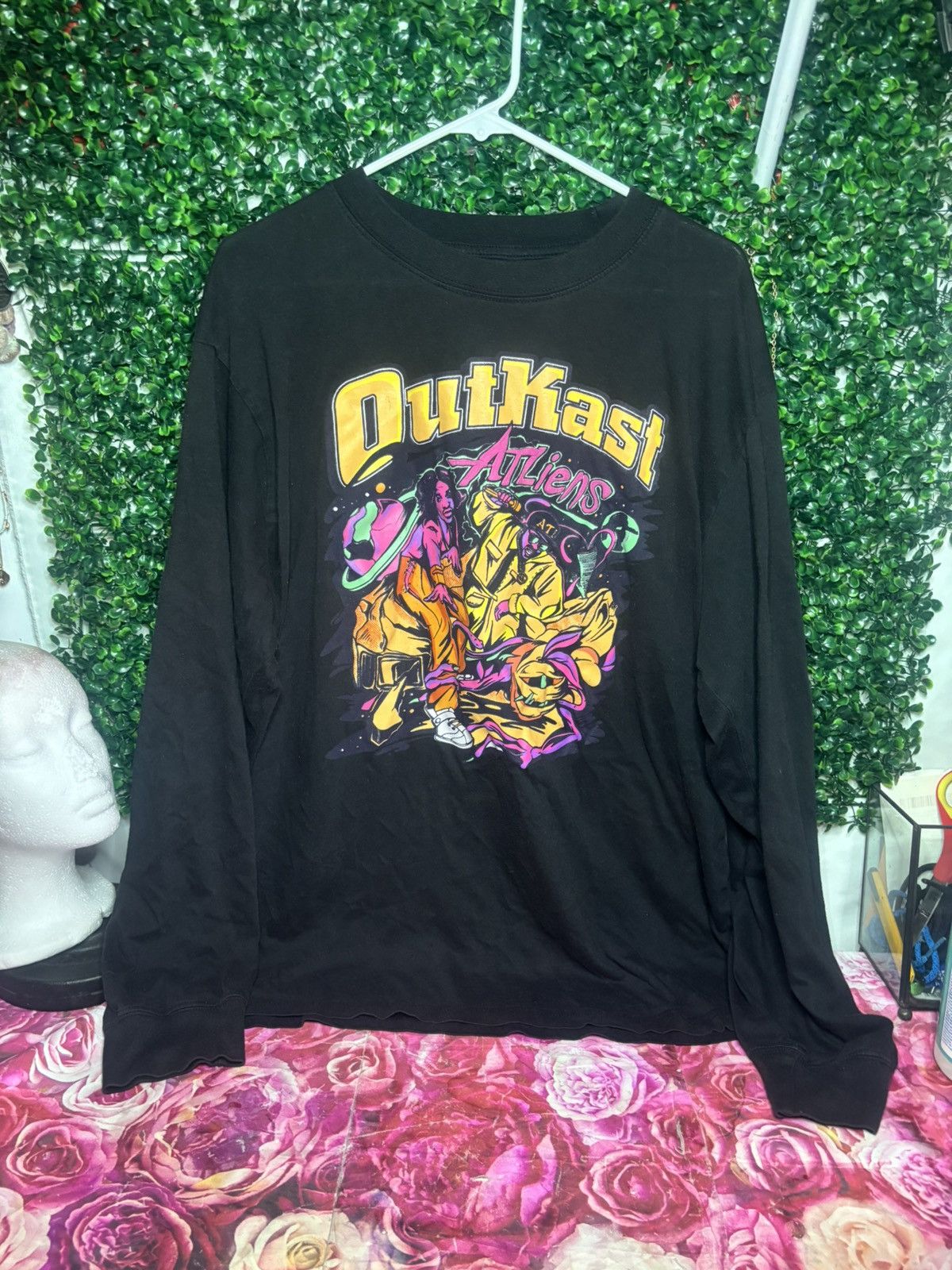 Outkast Men’s 2XL OutKast long sleeve shirt Size US XXL / EU 58 / 5 - 1 Thumbnail