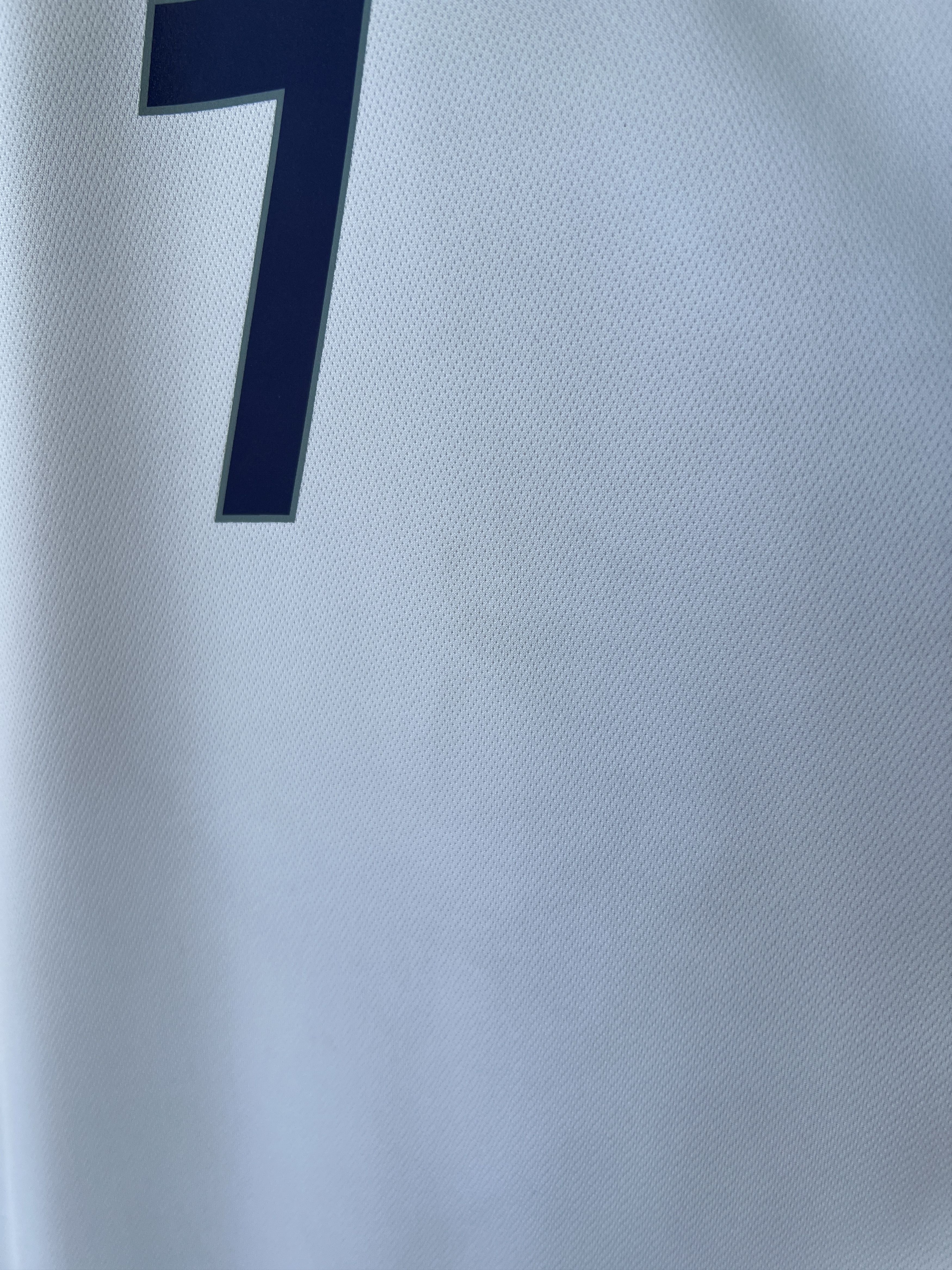 Umbro (L) England 2005-07 Home Kit Beckham #7 (NEW) Size US L / EU 52-54 / 3 - 6 Thumbnail