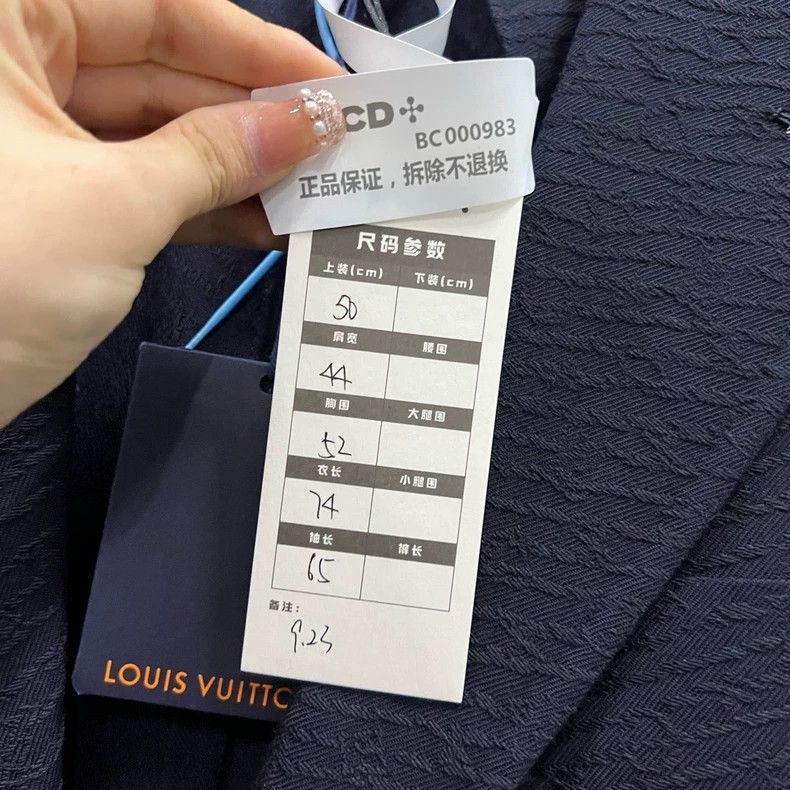 Louis Vuitton Louis Vuitton Navy blue suit with full print 2501-Nextarrow Size 50R - 8 Thumbnail