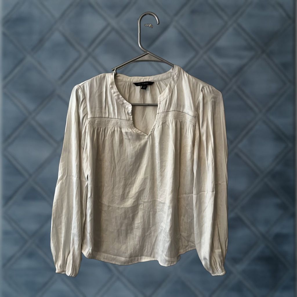 Banana Republic Banana Republic Blouse Shirt Women V Neck Long Sleeve Ivory PXS Petite Size XS / US 0-2 / IT 36-38 - 1 Thumbnail