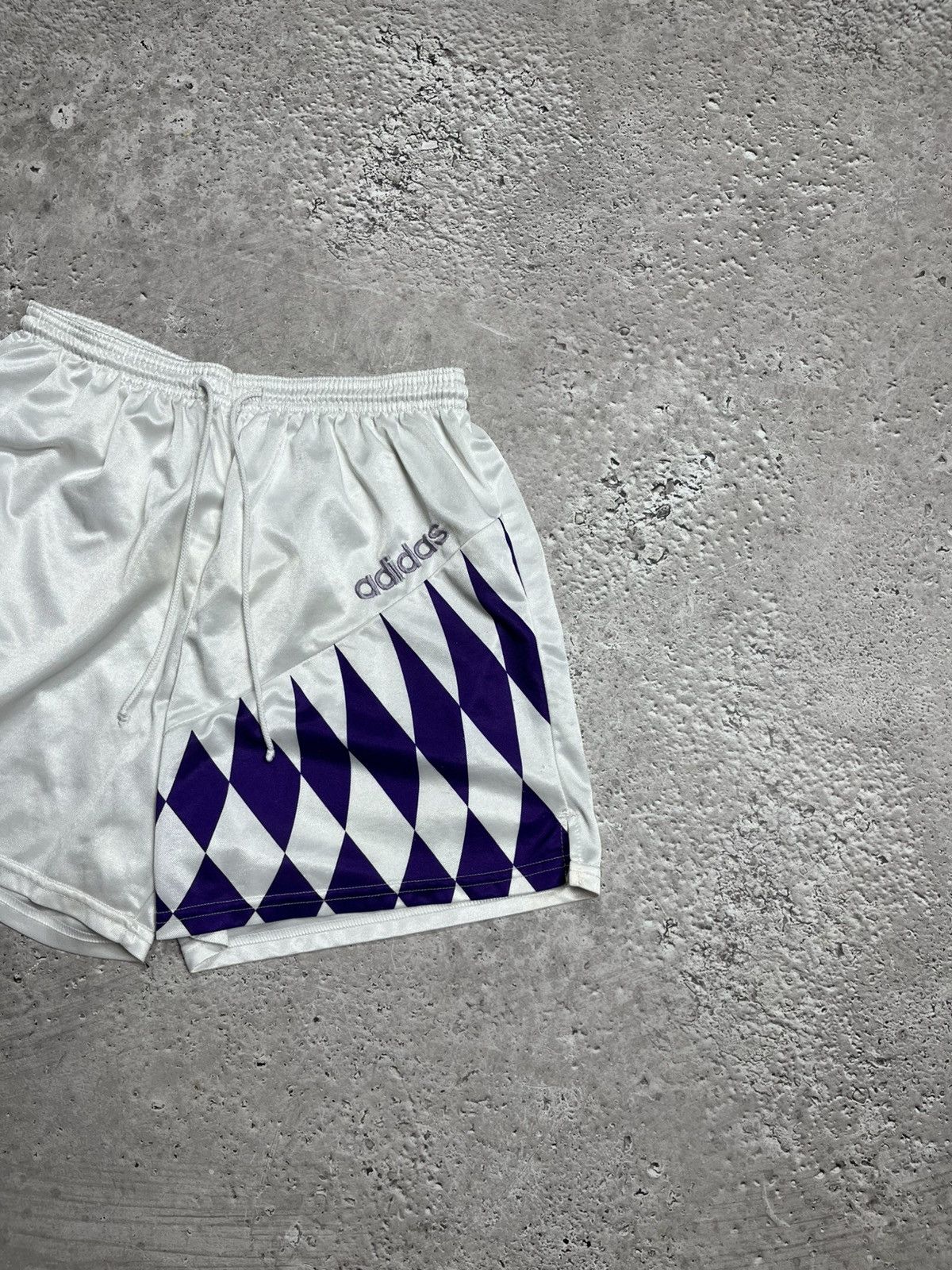Adidas Adidas Vintage White Shiny Shorts with Purple Pattern Size US 26 / EU 42 - 2 Thumbnail