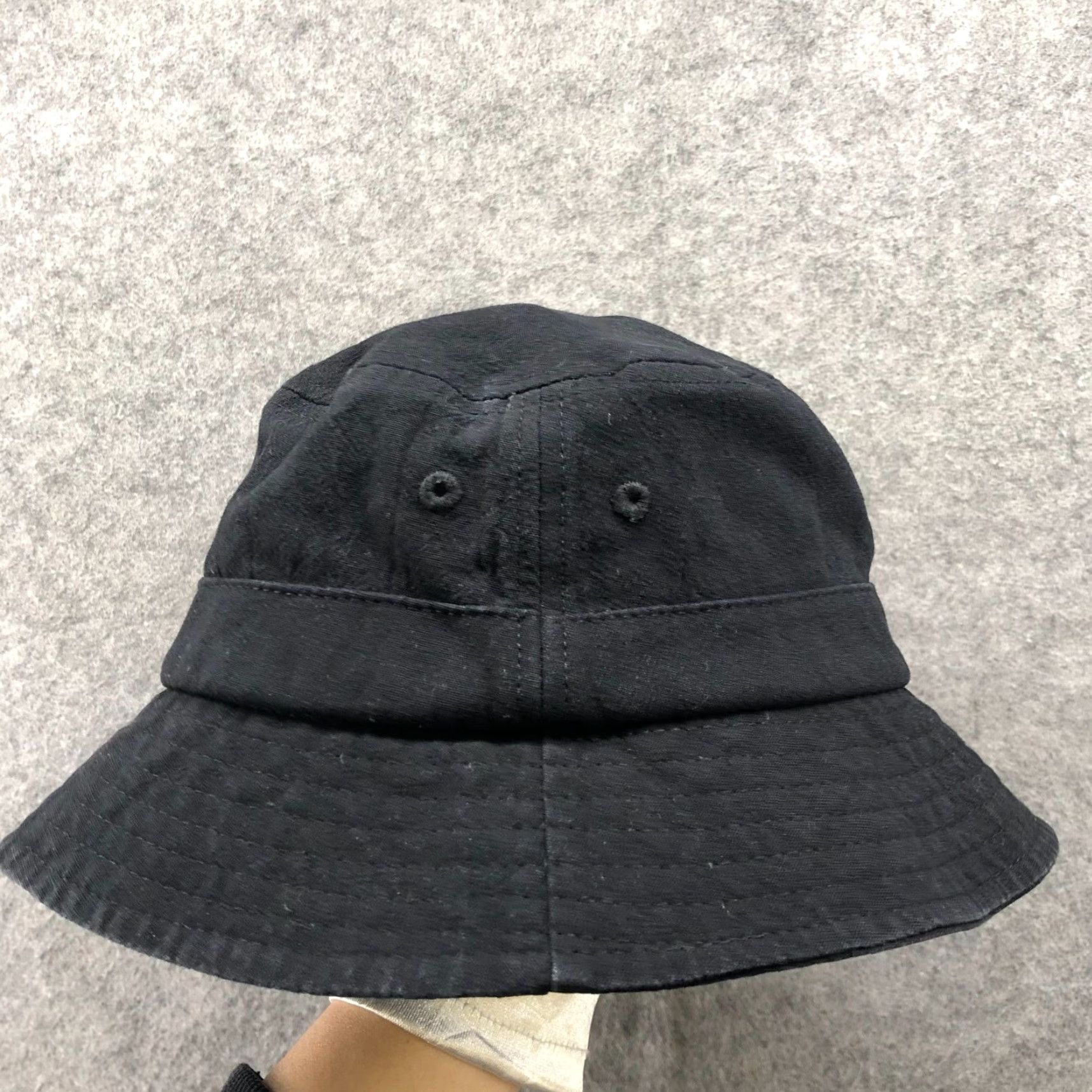 Urban Outfitters Urban Outfitters Standard Cloth Bucket Hat Mens One Size Black Cotton 21.5'' Size ONE SIZE - 2 Thumbnail