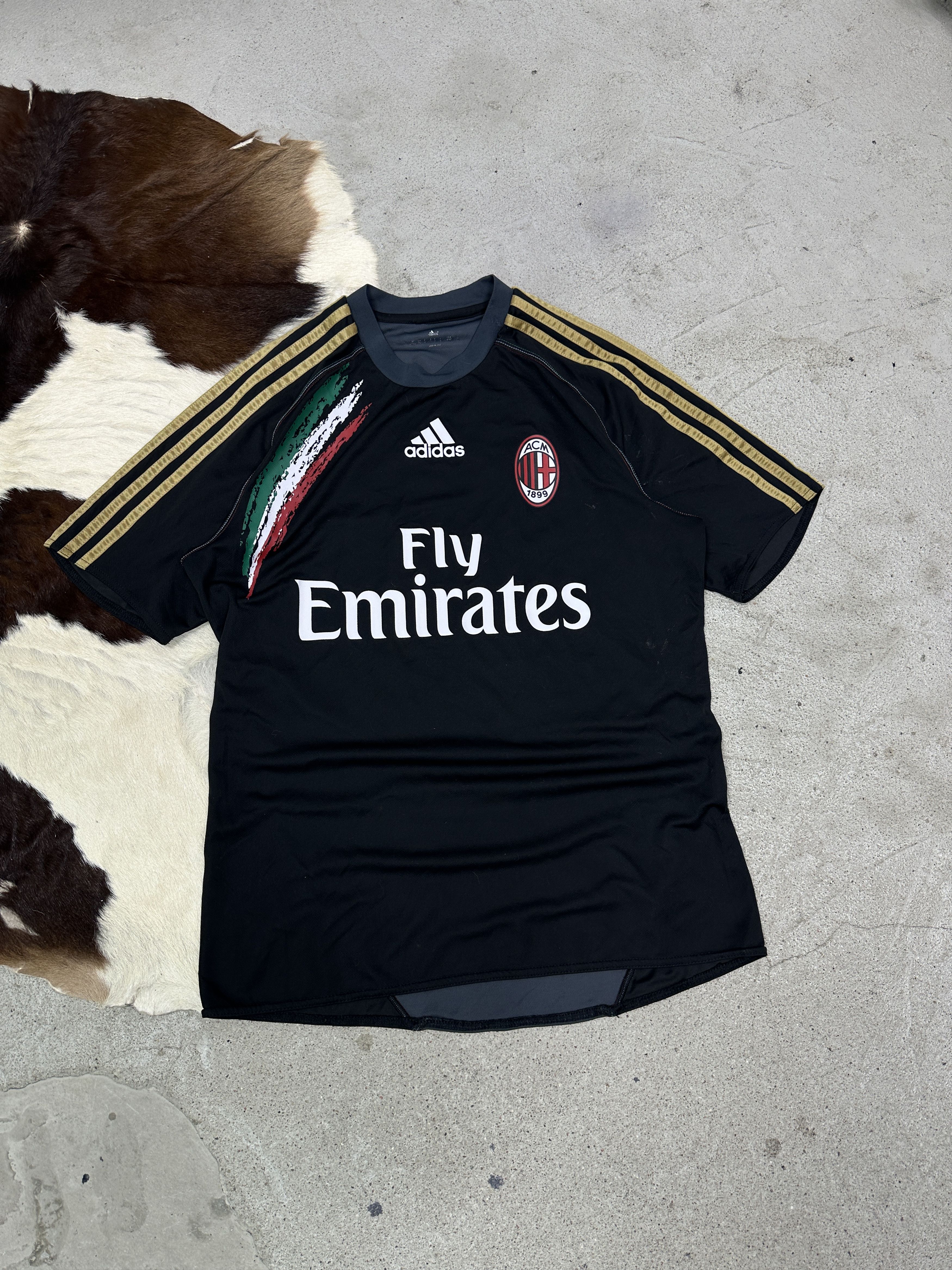 Adidas Vintage Sportswear Adidas AC Milan 13/14 Training Jersey 00s Size US S / EU 44-46 / 1 - 1 Thumbnail