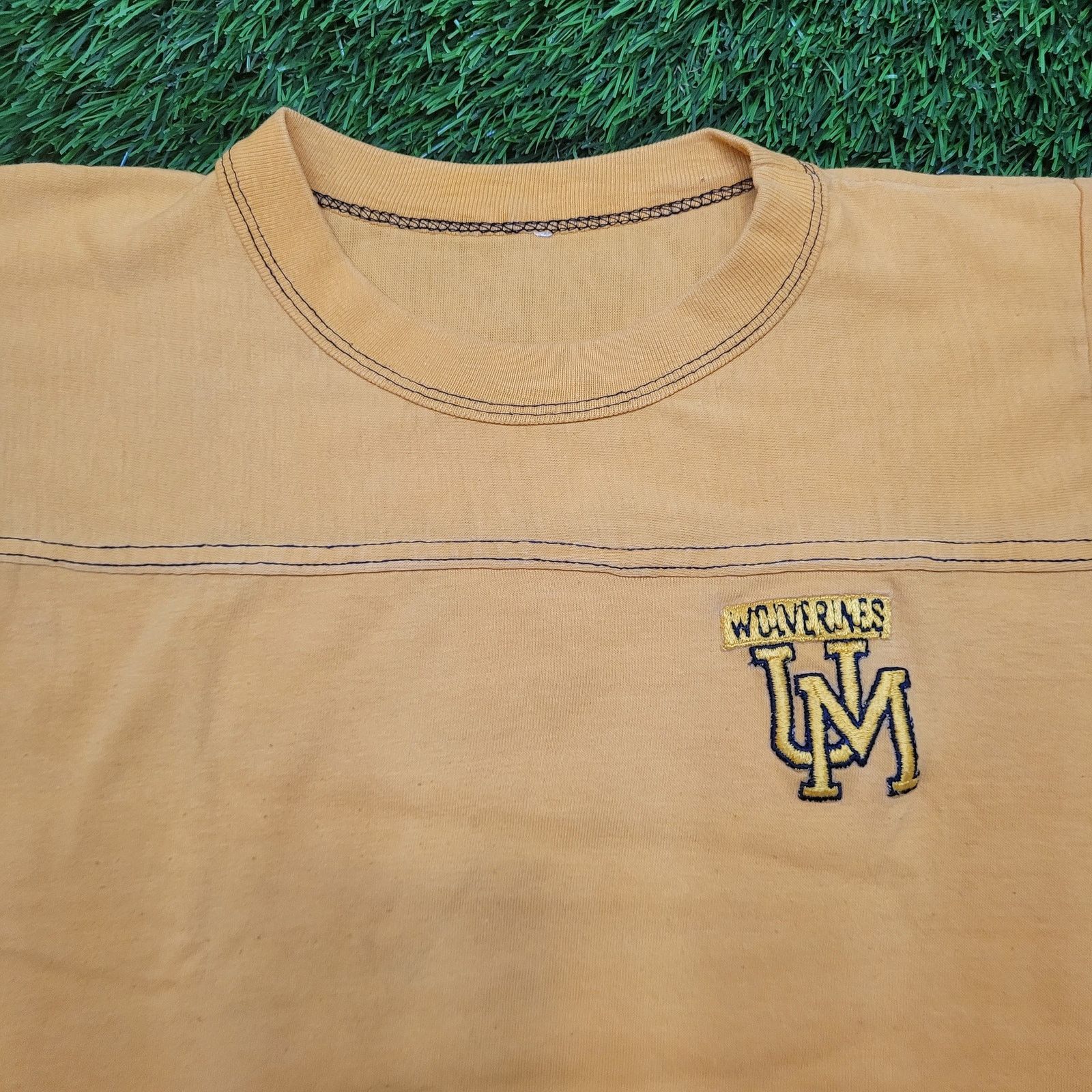 Hanes VTG 70s Michigan Wolverines Embroidered T-Shirt Women XS USA Size XS / US 0-2 / IT 36-38 - 2 Thumbnail